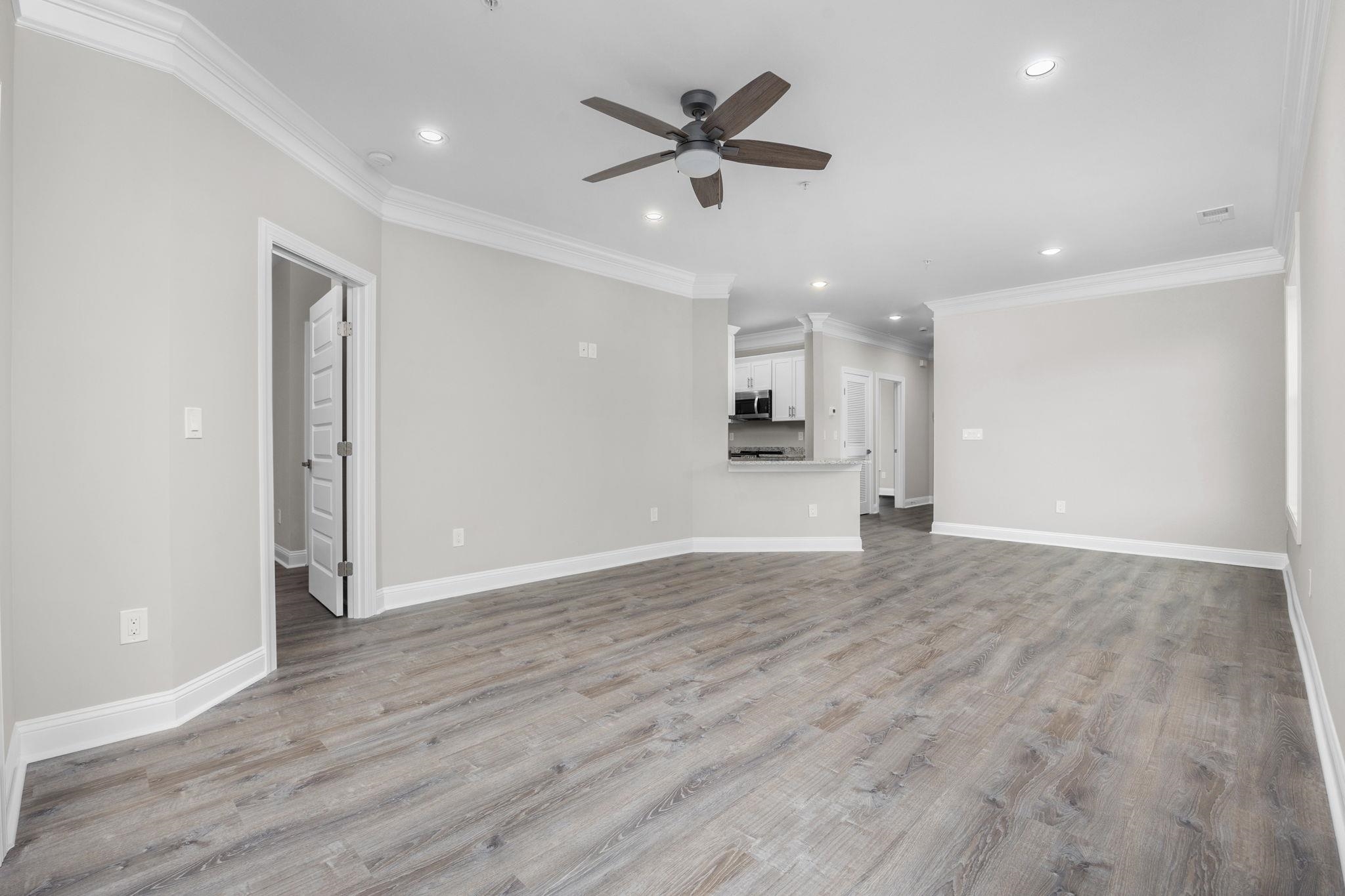 627 Bonaventure Dr. 101