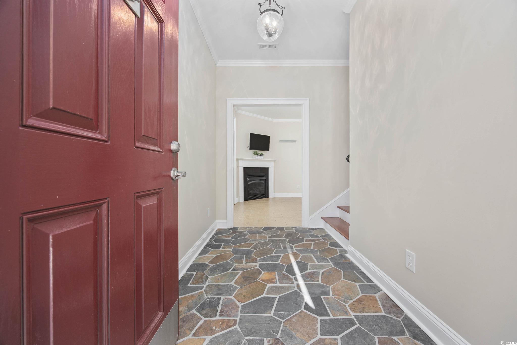 112 Charles Towne Ln.