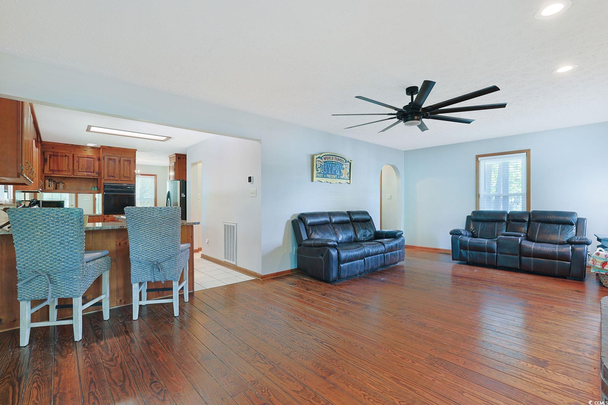 1601 Dick Pond Rd.