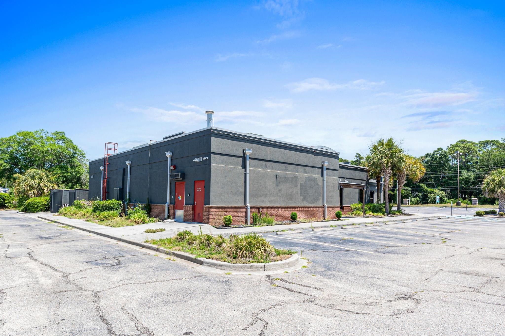 10435 N Kings Hwy.