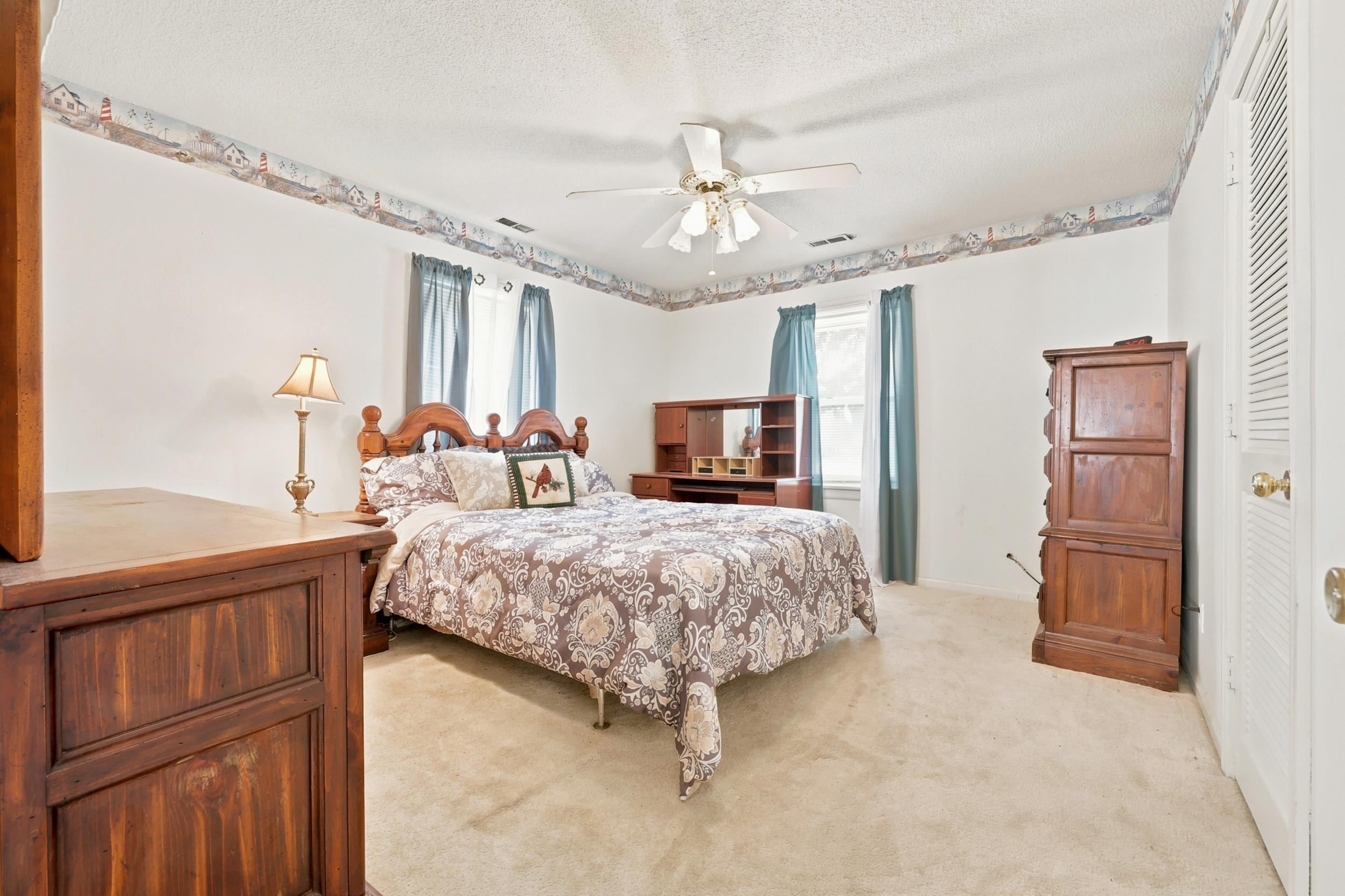 2702 Haven Dr.