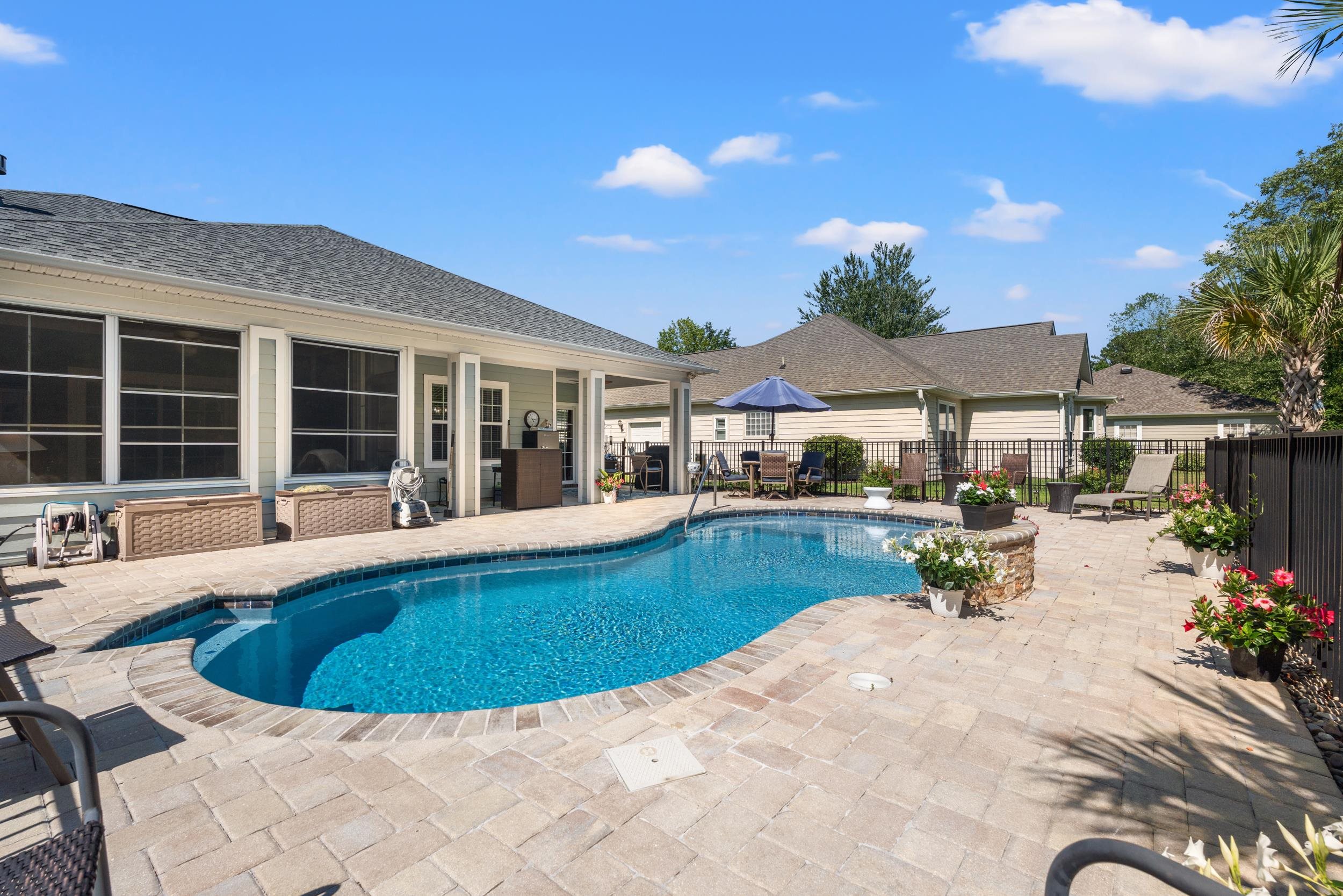 961 Foxtail Dr.