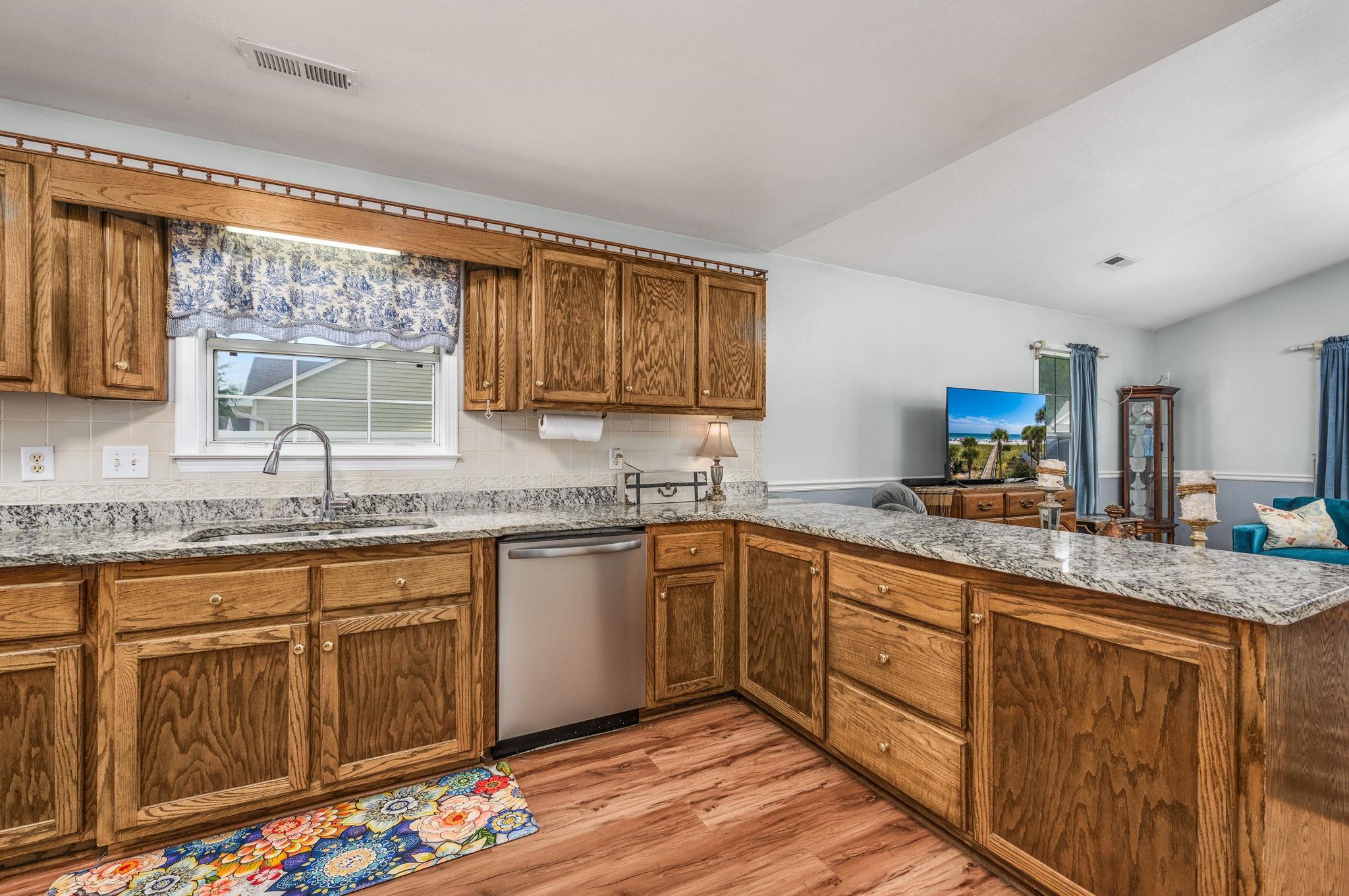 1001 Chateau Dr. - Photo 3