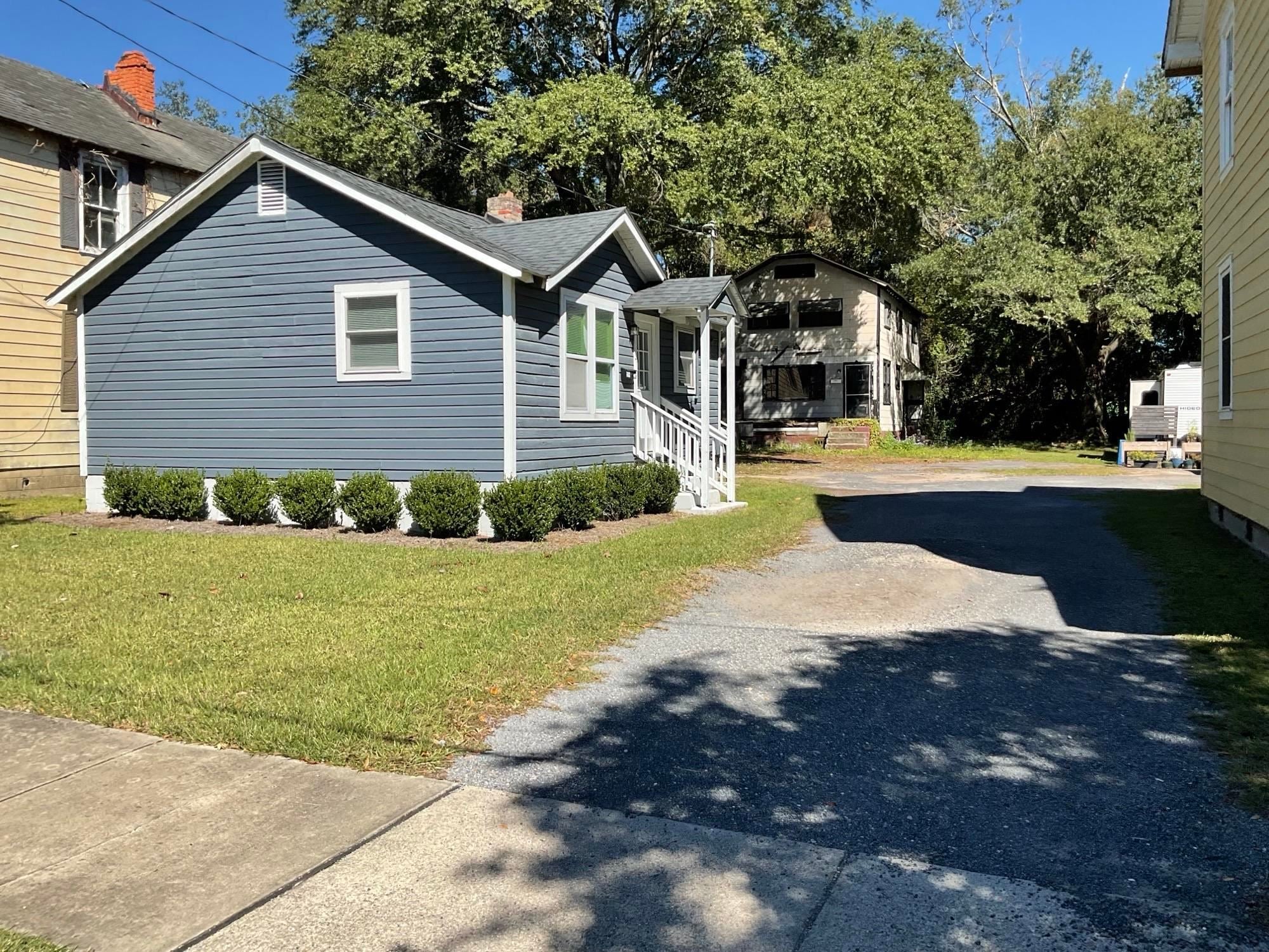 914 1/2 Duke St.