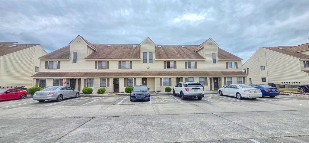 Photo of 12 Fairwood Lakes Ln #12-H, Myrtle Beach, SC 29588 (MLS # 2611507)