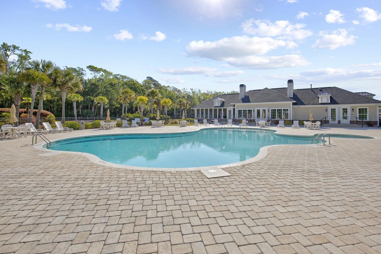 380 Palm Lakes Blvd.