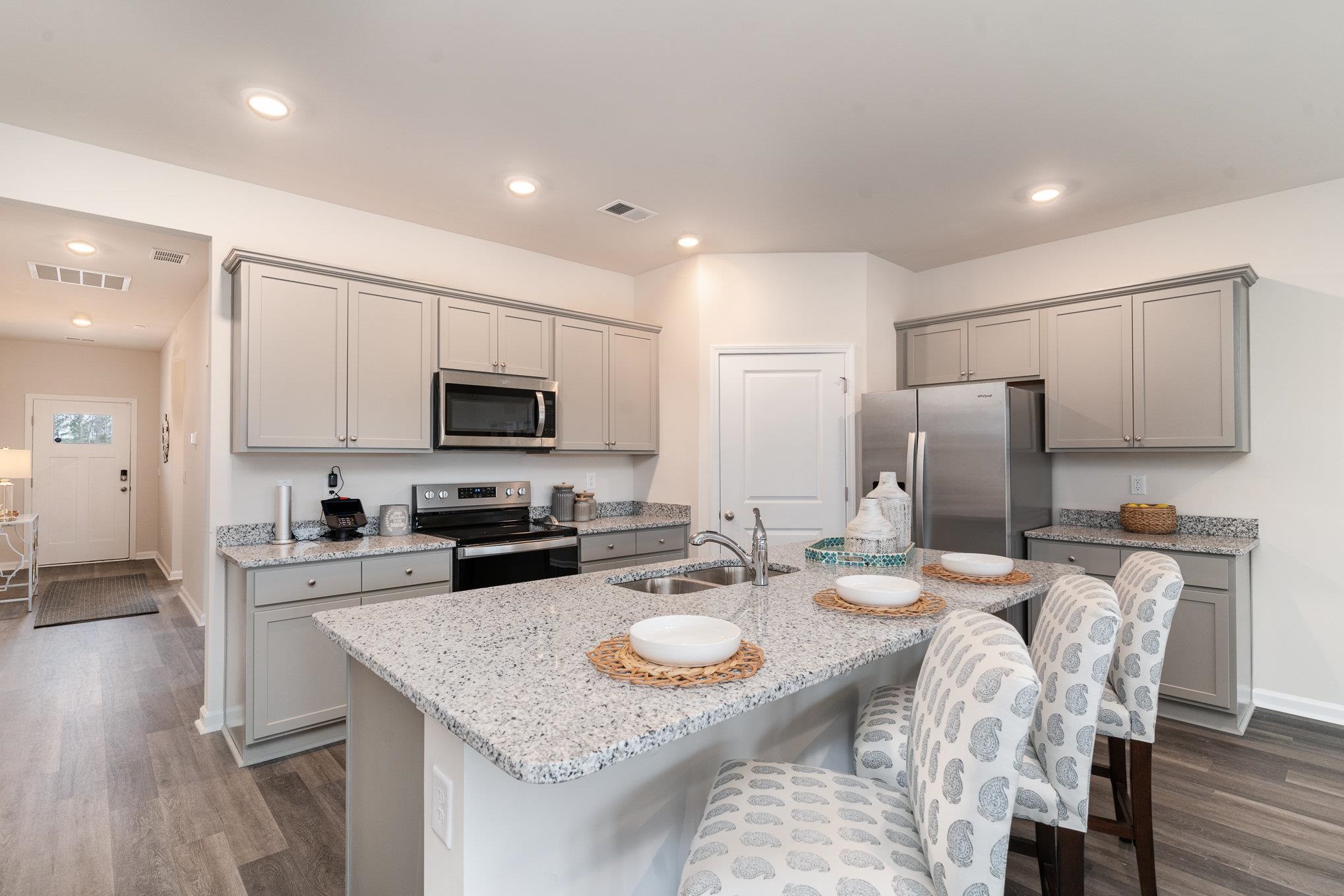 814 Farmers Passage Loop