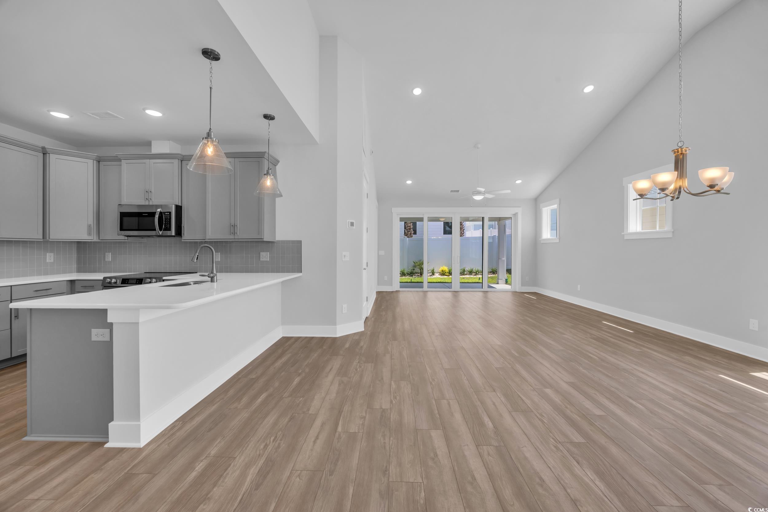 1533 Coastal Cove Ln