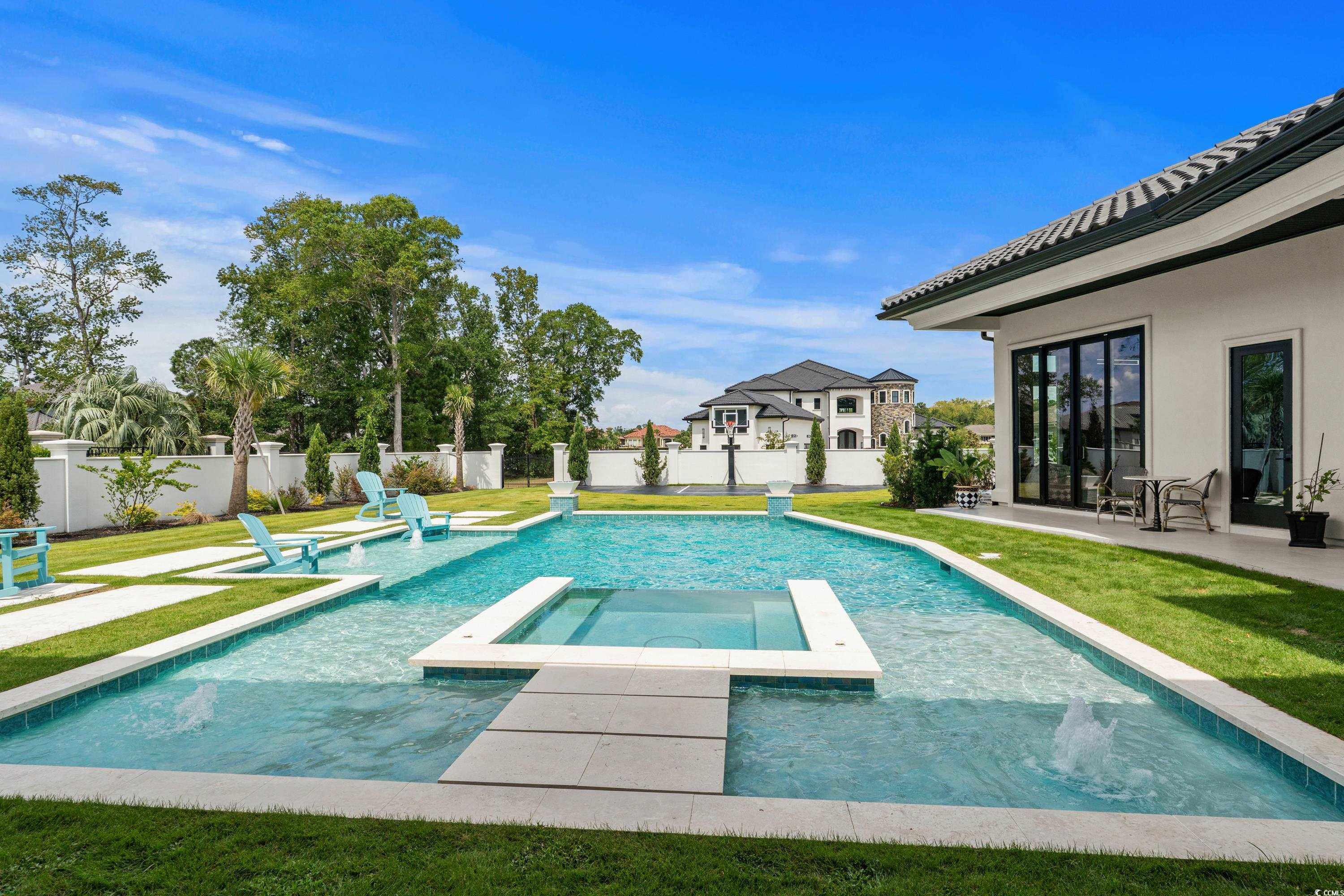 9157 Marina Pkwy.