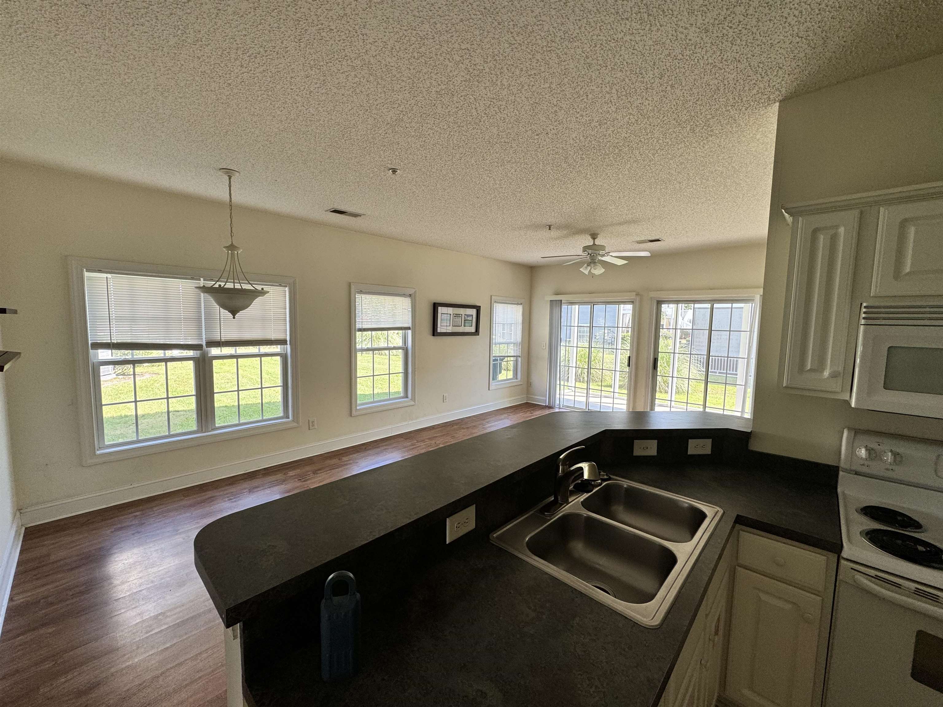 Photo 10 of 22 of 5034 Belleglen Ct. 101 condo