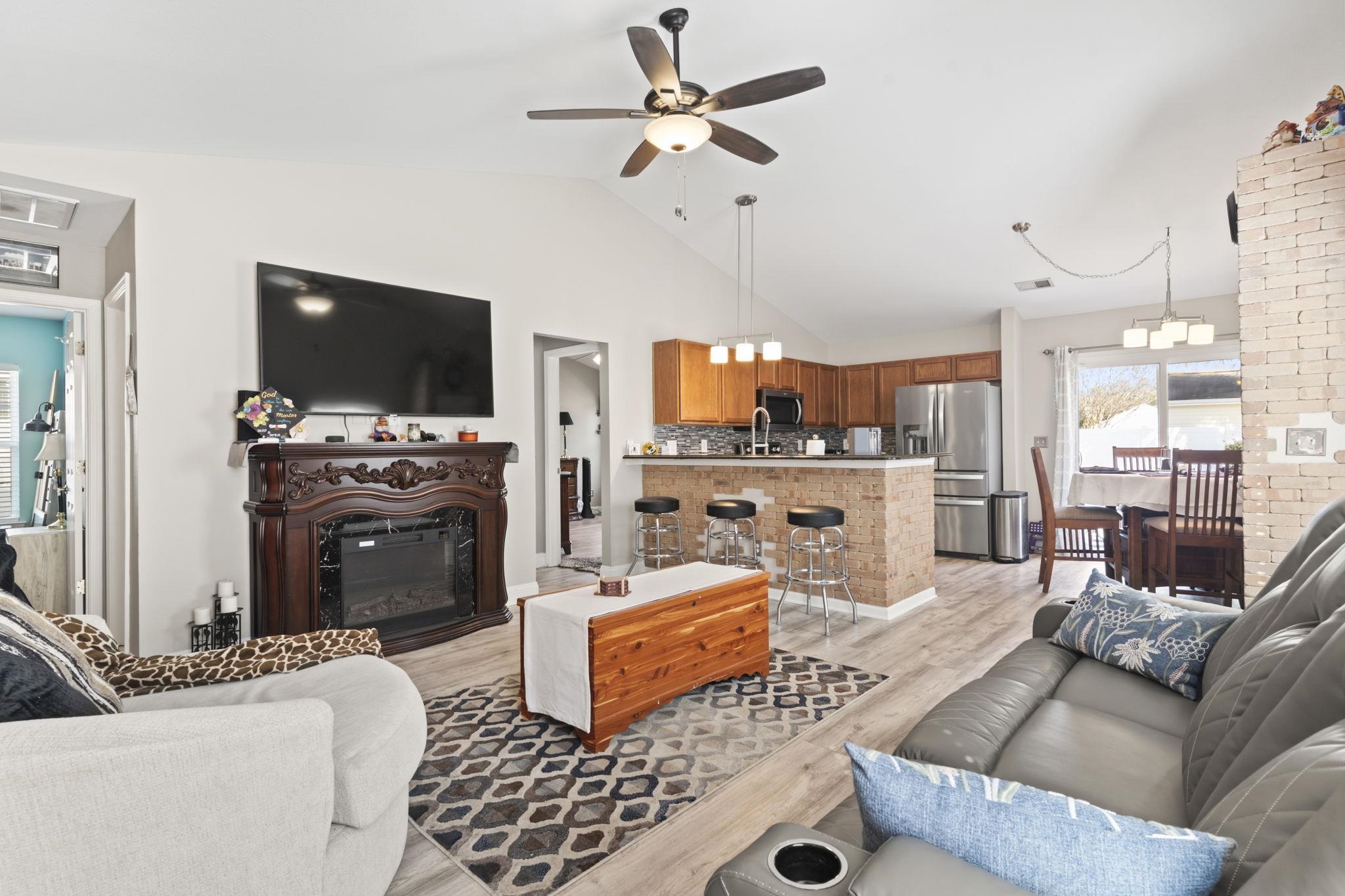 3058 Hollybrooke Dr.