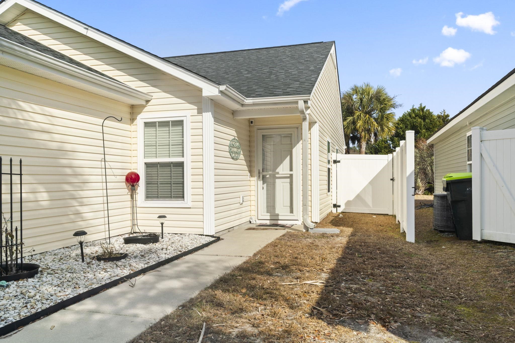 3058 Hollybrooke Dr.