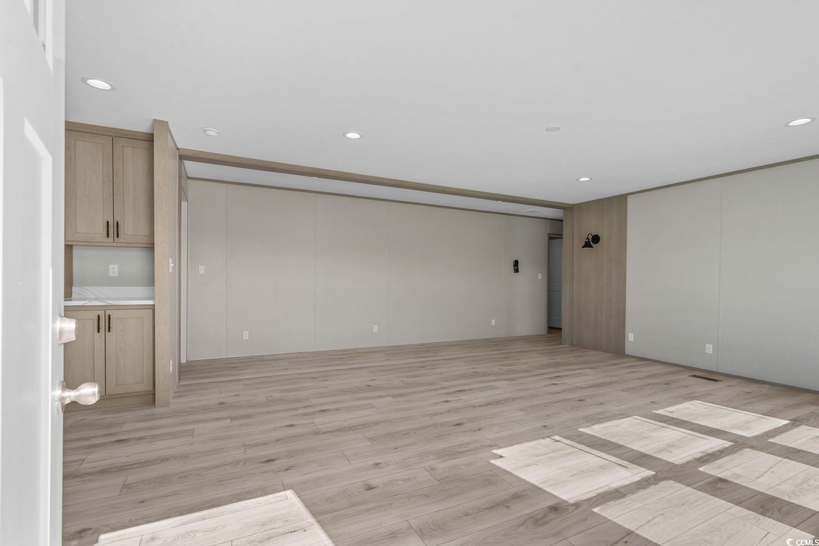 1126 Amanda Lane