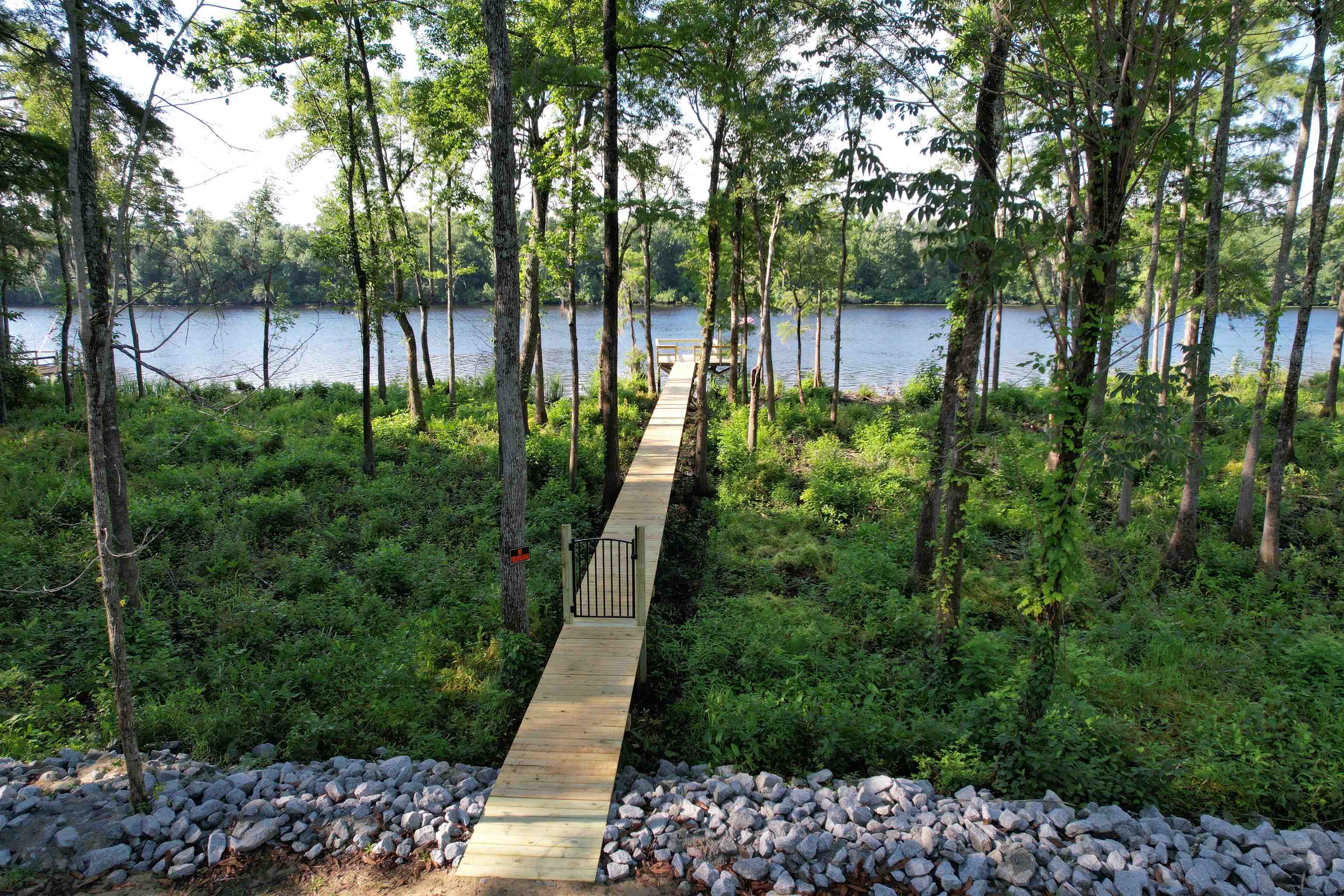 598 Comanche Dr.