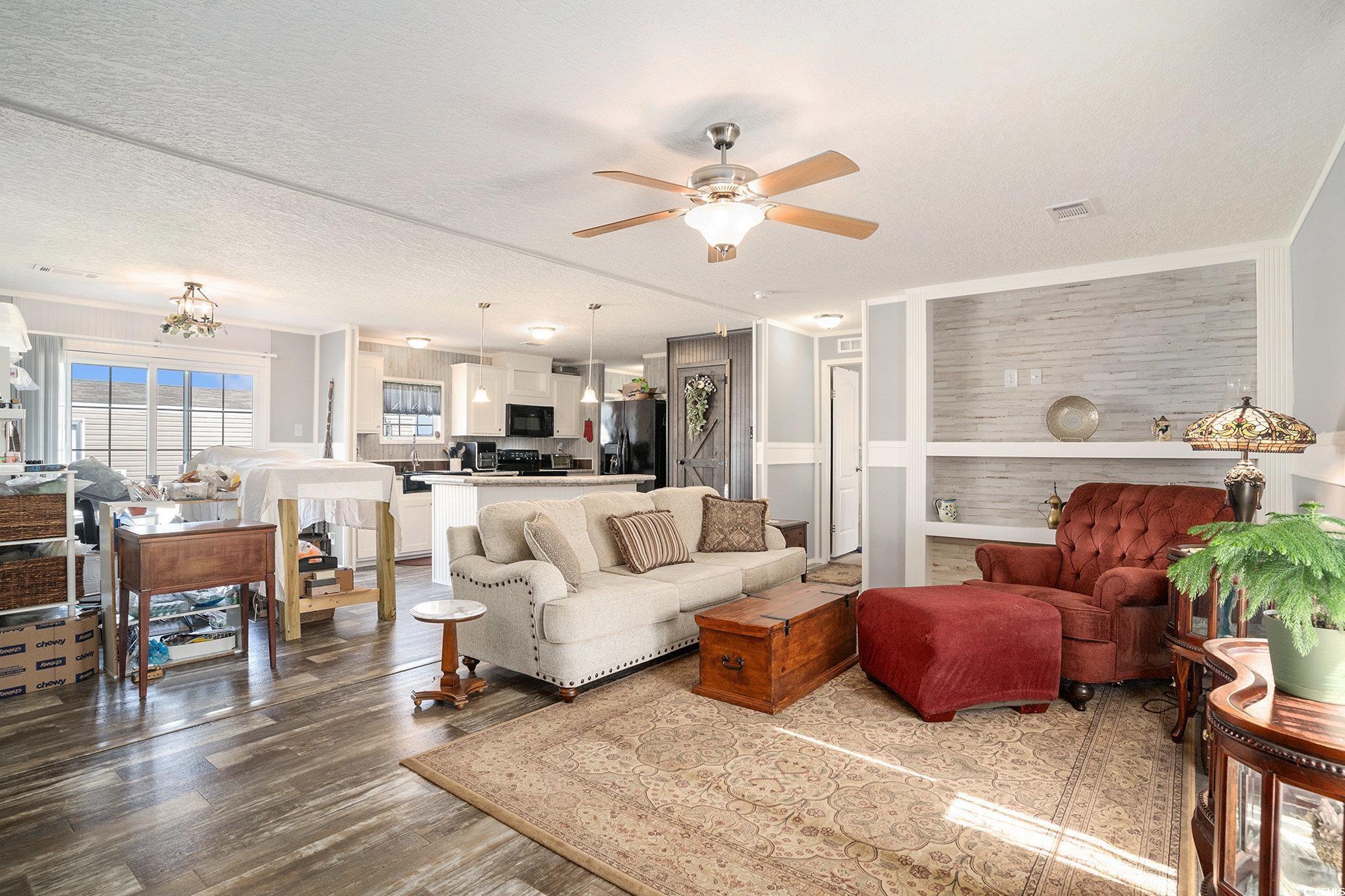 123 Shetland Woods Dr.