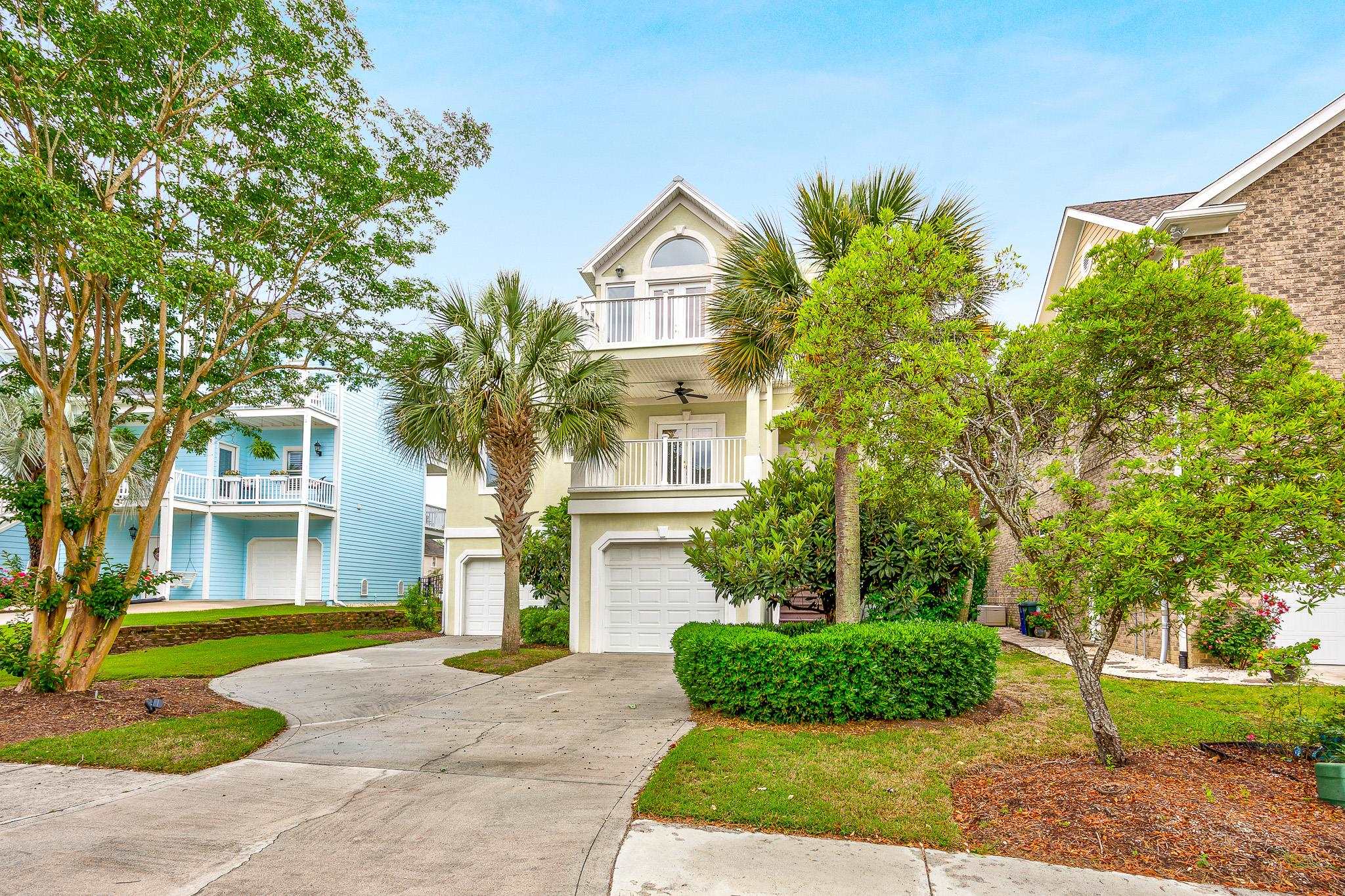 1011 Clubhouse Dr.