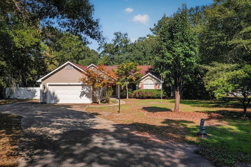 Photo of 126 Otter Run Rd, Pawleys Island, SC 29585 (MLS # 2620904)