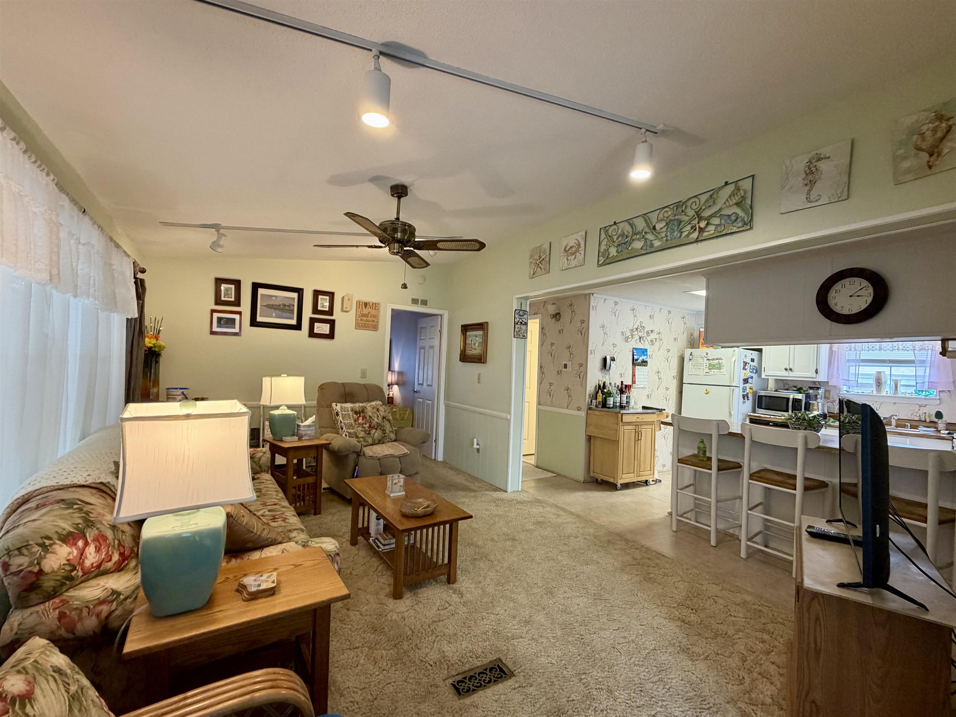 422 Sandlewood Dr.