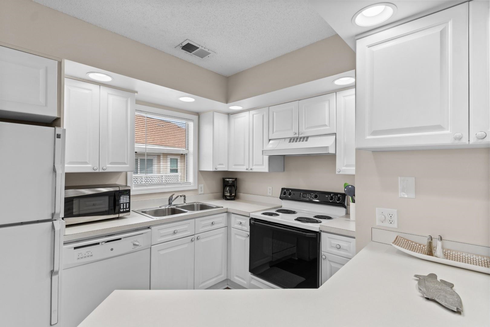 300 Shorehaven Dr. N3