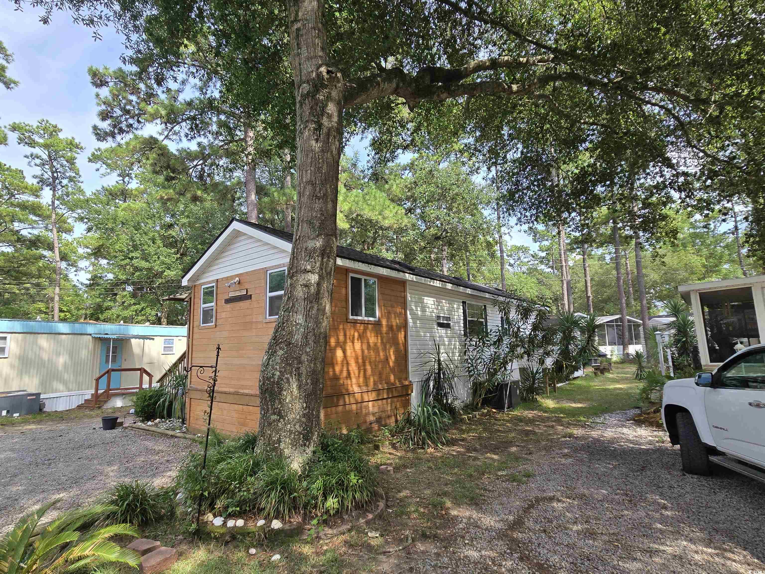 435 East Bank Dr.