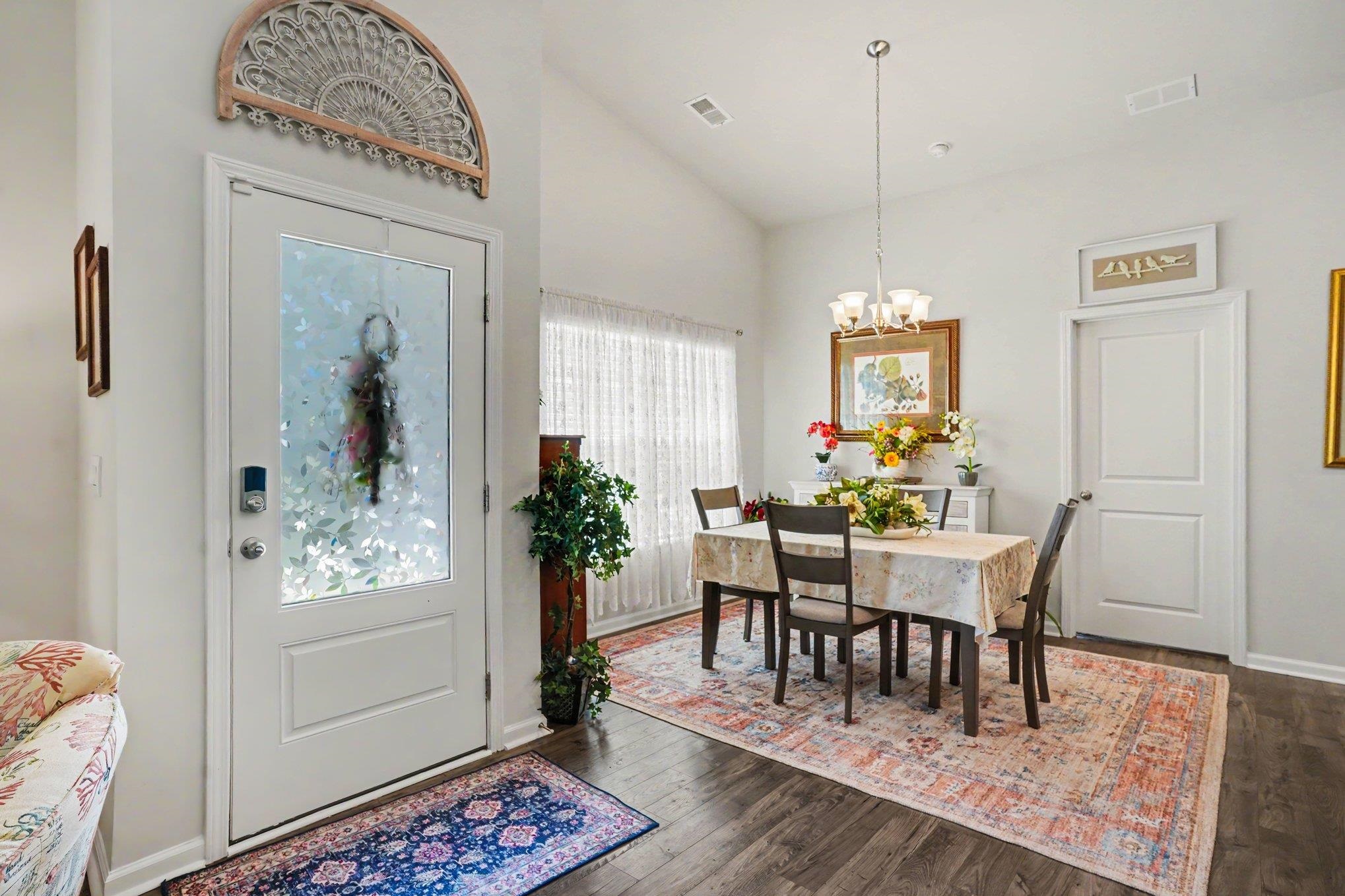 1512 Jardine Loop