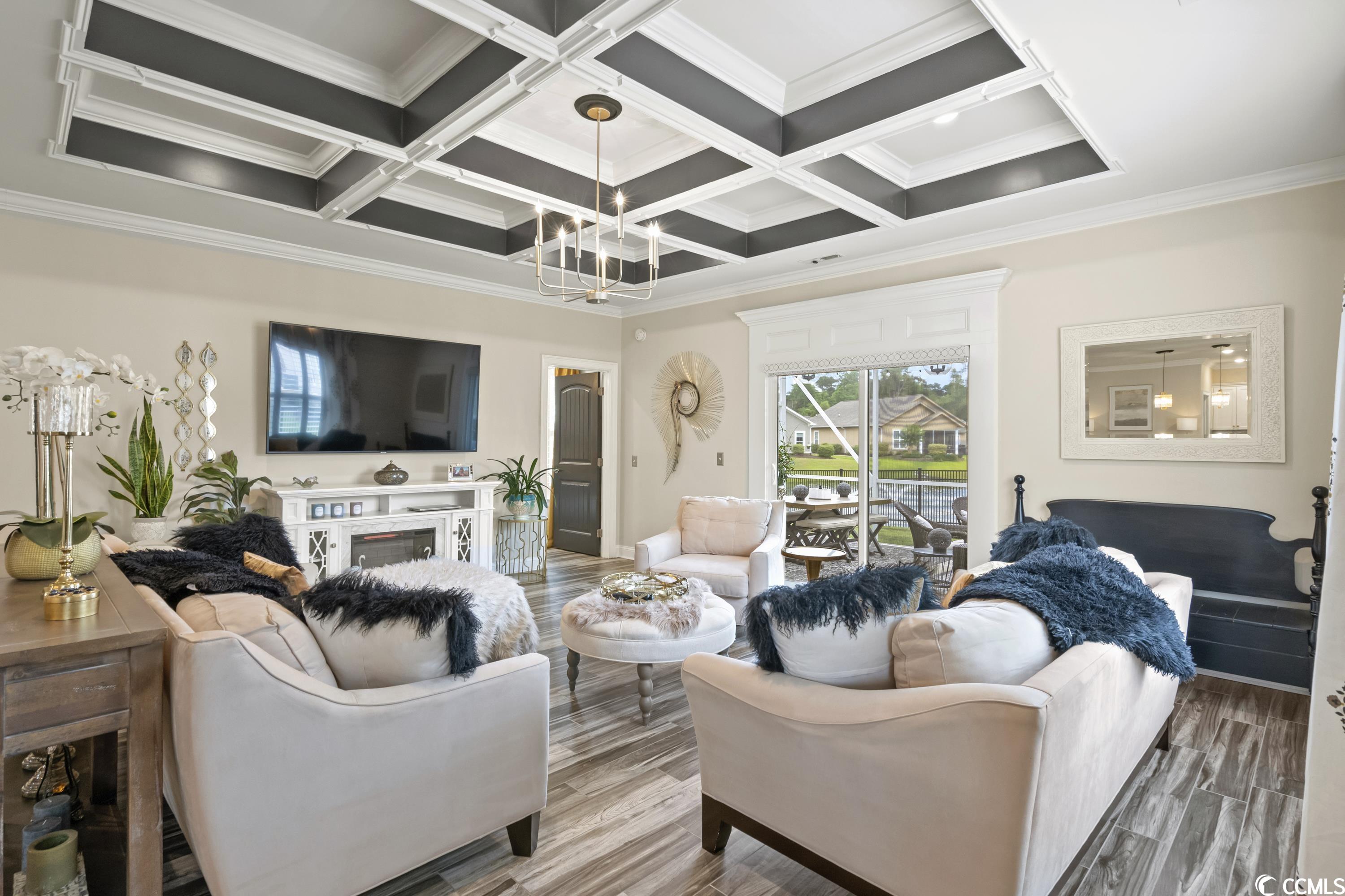 Photo 9 of 40 of 713 Cabazon Dr. house