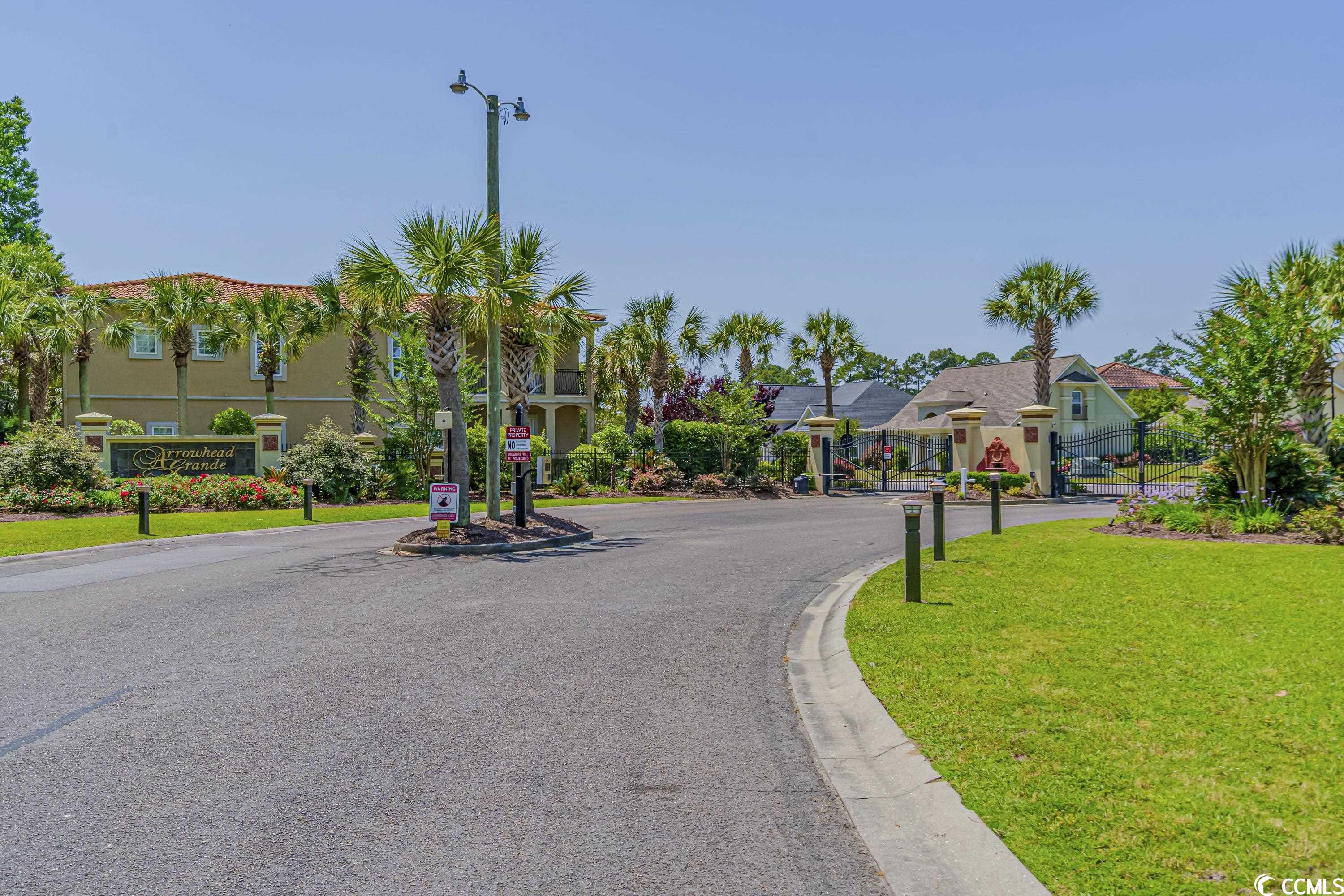 Photo 33 of 40 of 713 Cabazon Dr. house