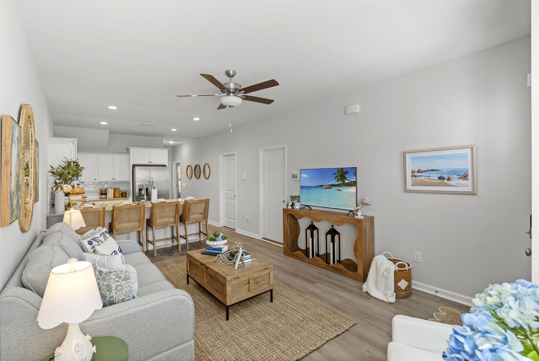 239 Buckwood Dr 25 INT