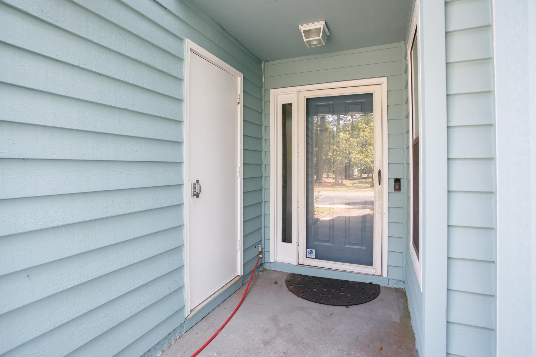 33 Shadow Moss Pl. 33