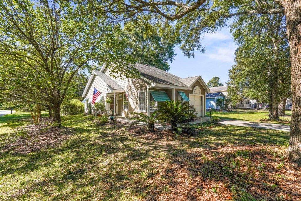 Photo of 322 Navigators Dr, Pawleys Island, SC 29585 (MLS # 2623131)