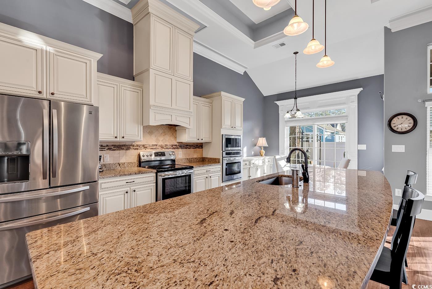 2840 McLeod Ln.