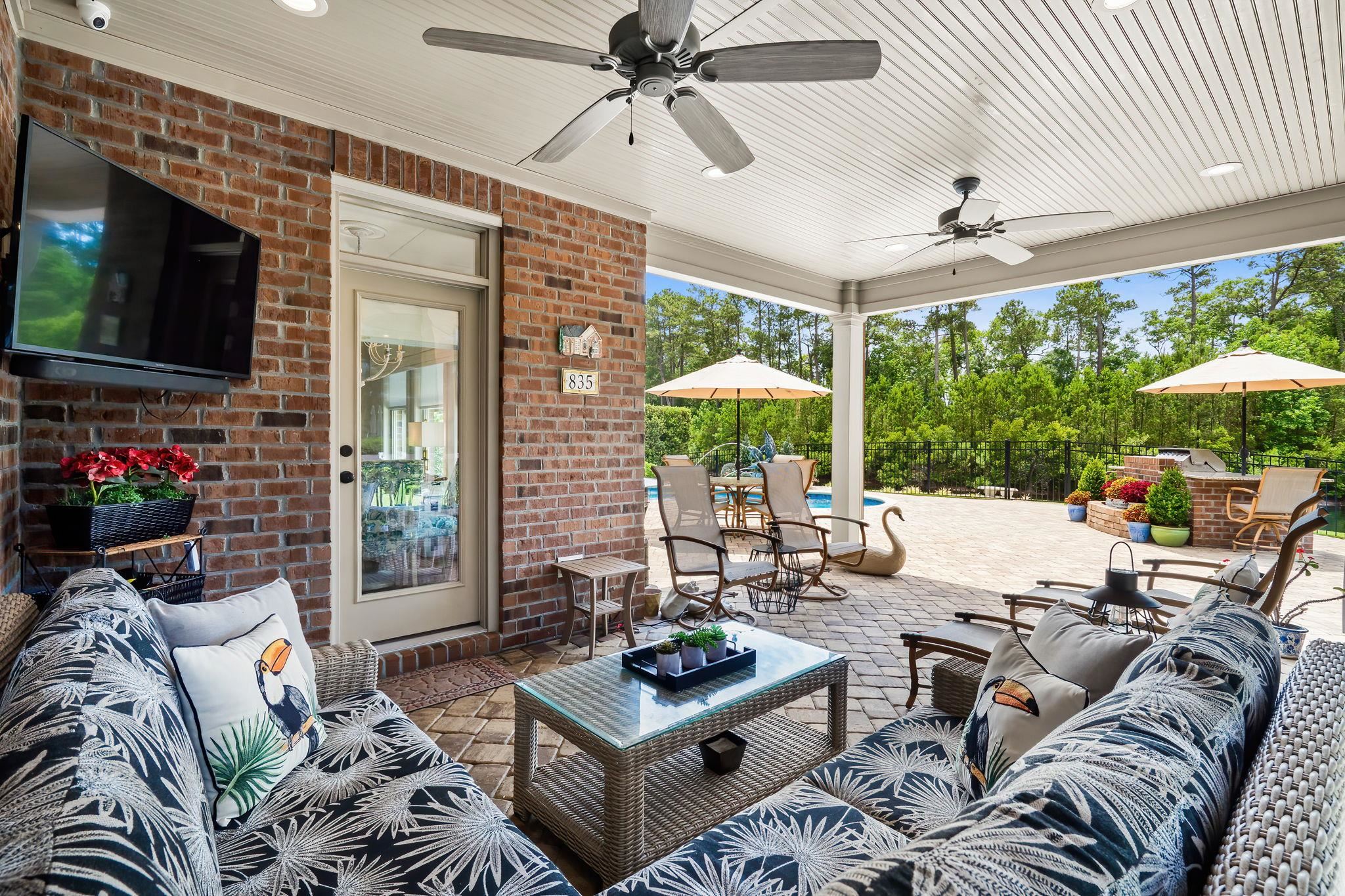 835 Cipriana Dr.