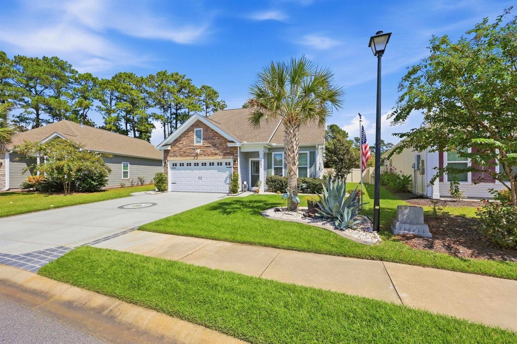 Photo of 162 Heron Lake Ct, Murrells Inlet, SC 29576 (MLS # 2623181)
