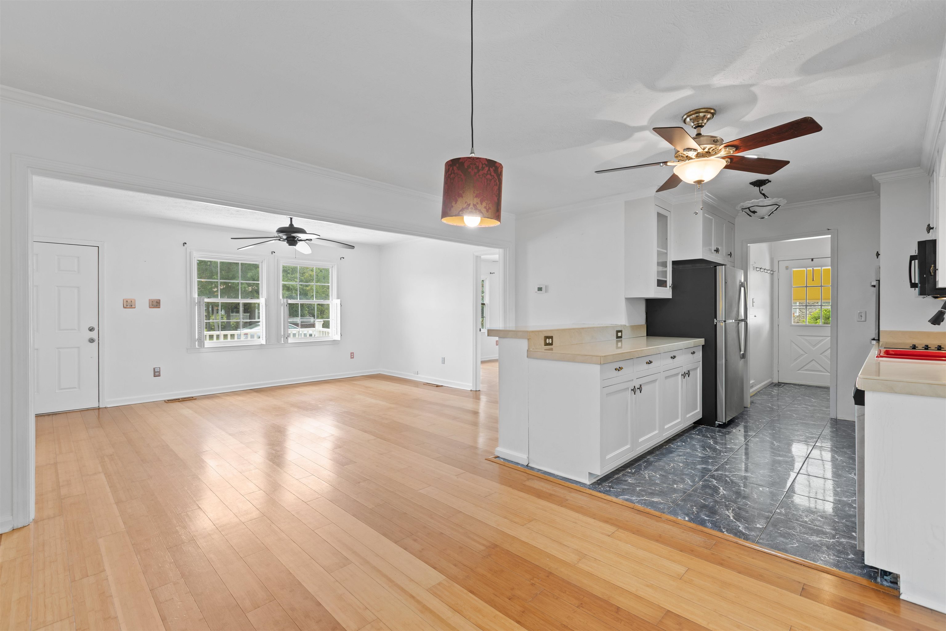 706 Thomas Ave.