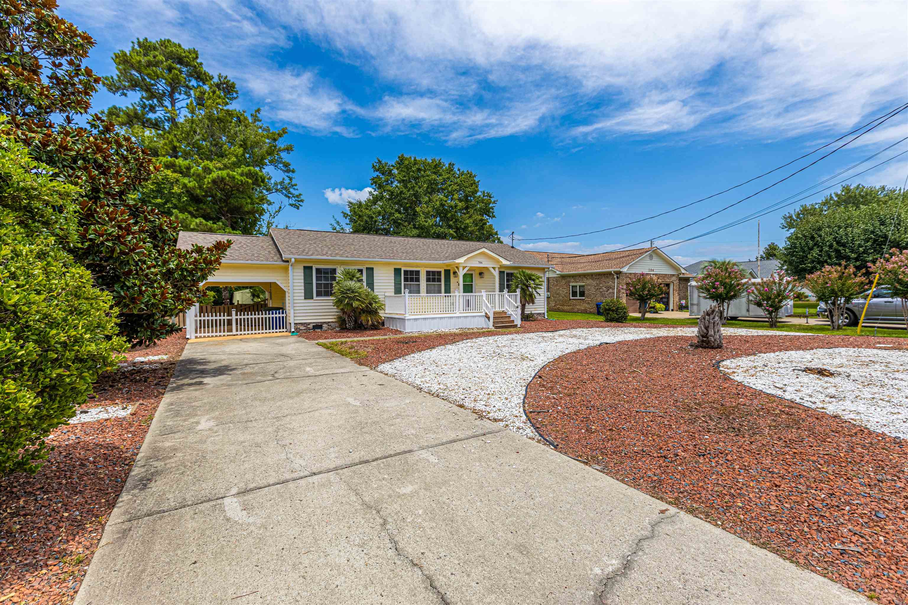 706 Thomas Ave.