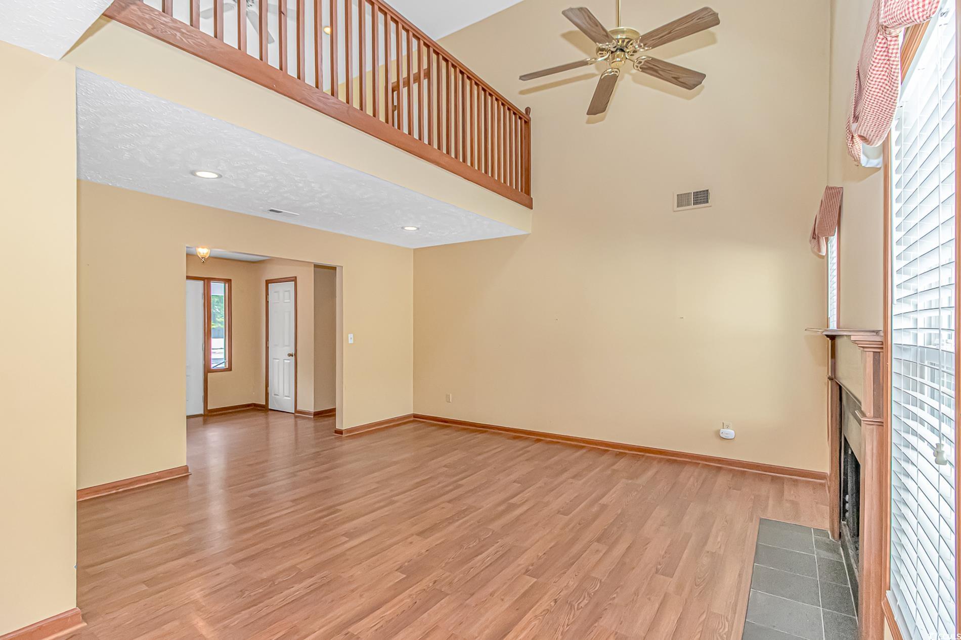 934 Tiffany Ln.