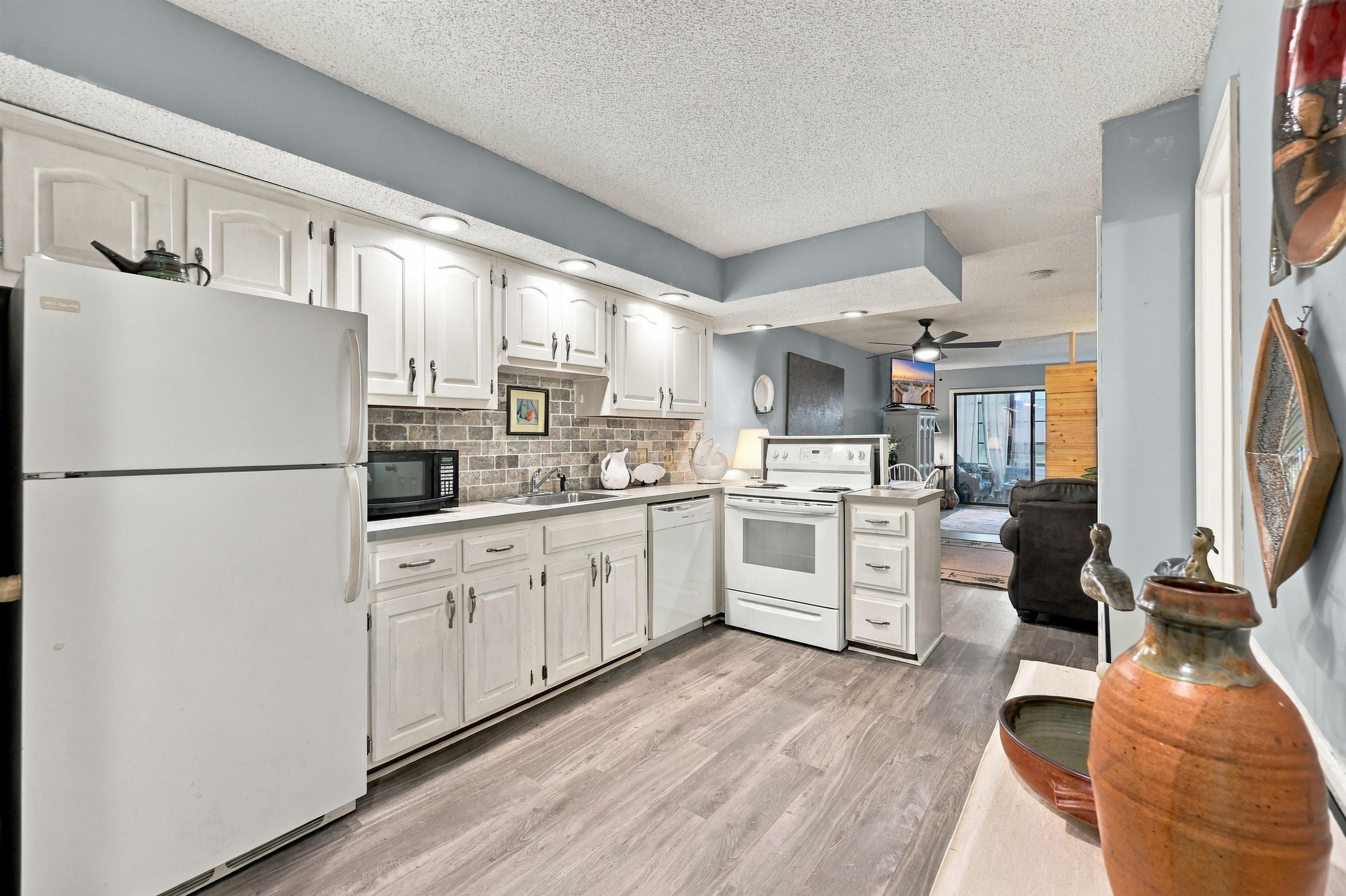 4202 Pinehurst Circle D2