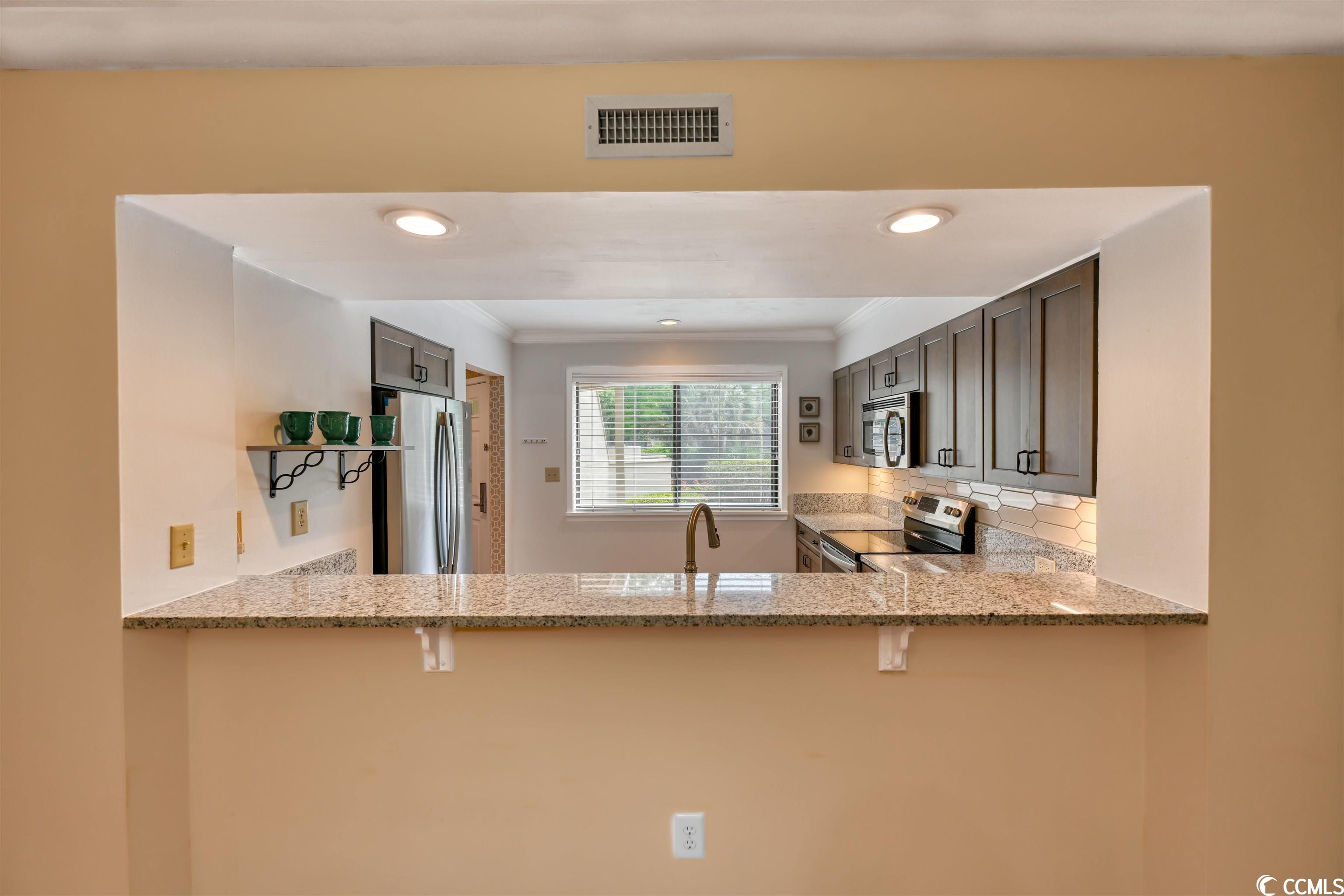 Photo 7 of 39 of 302 Westbury Ct. 1B condo