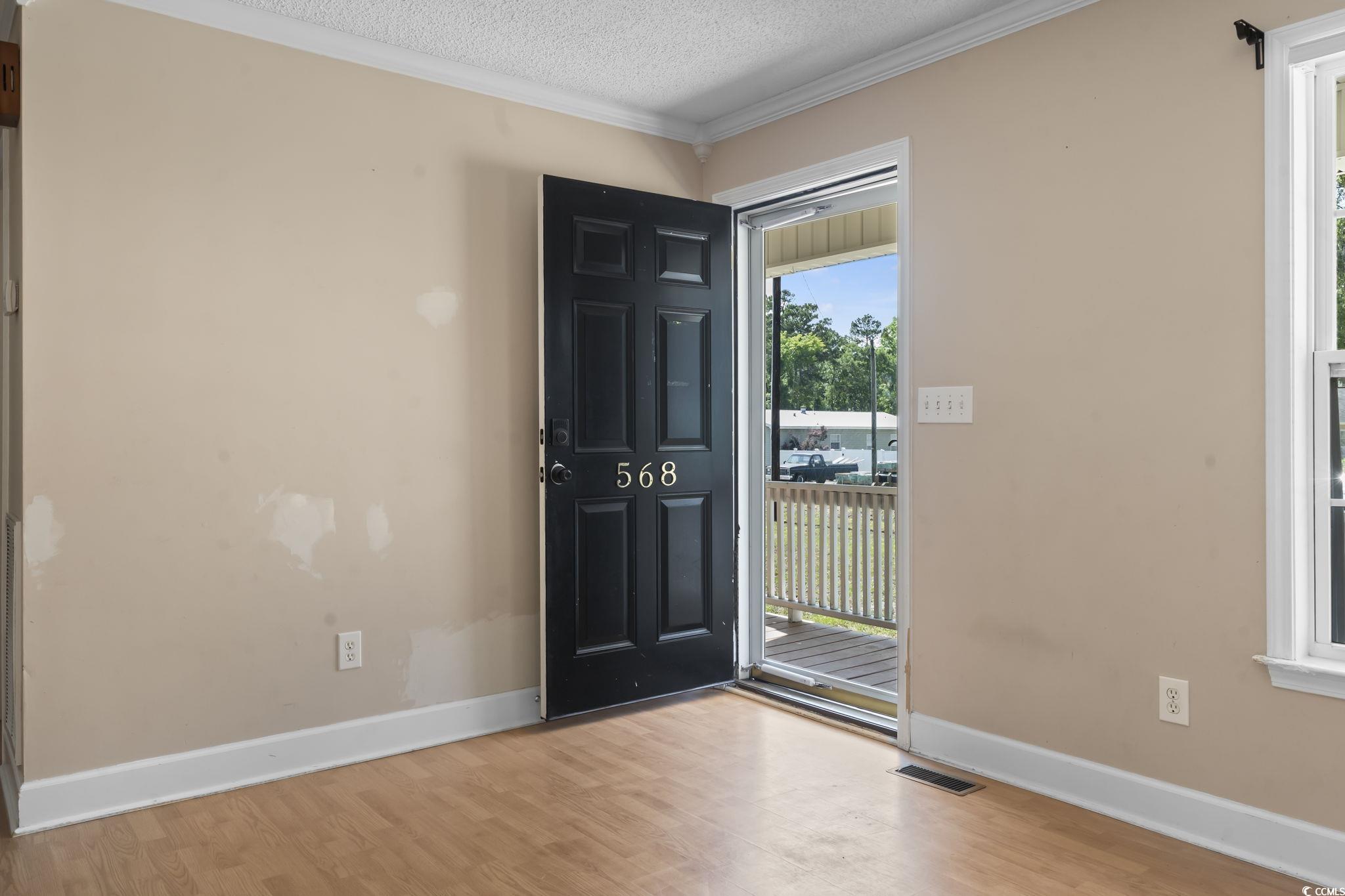 568 Rosedale Dr.