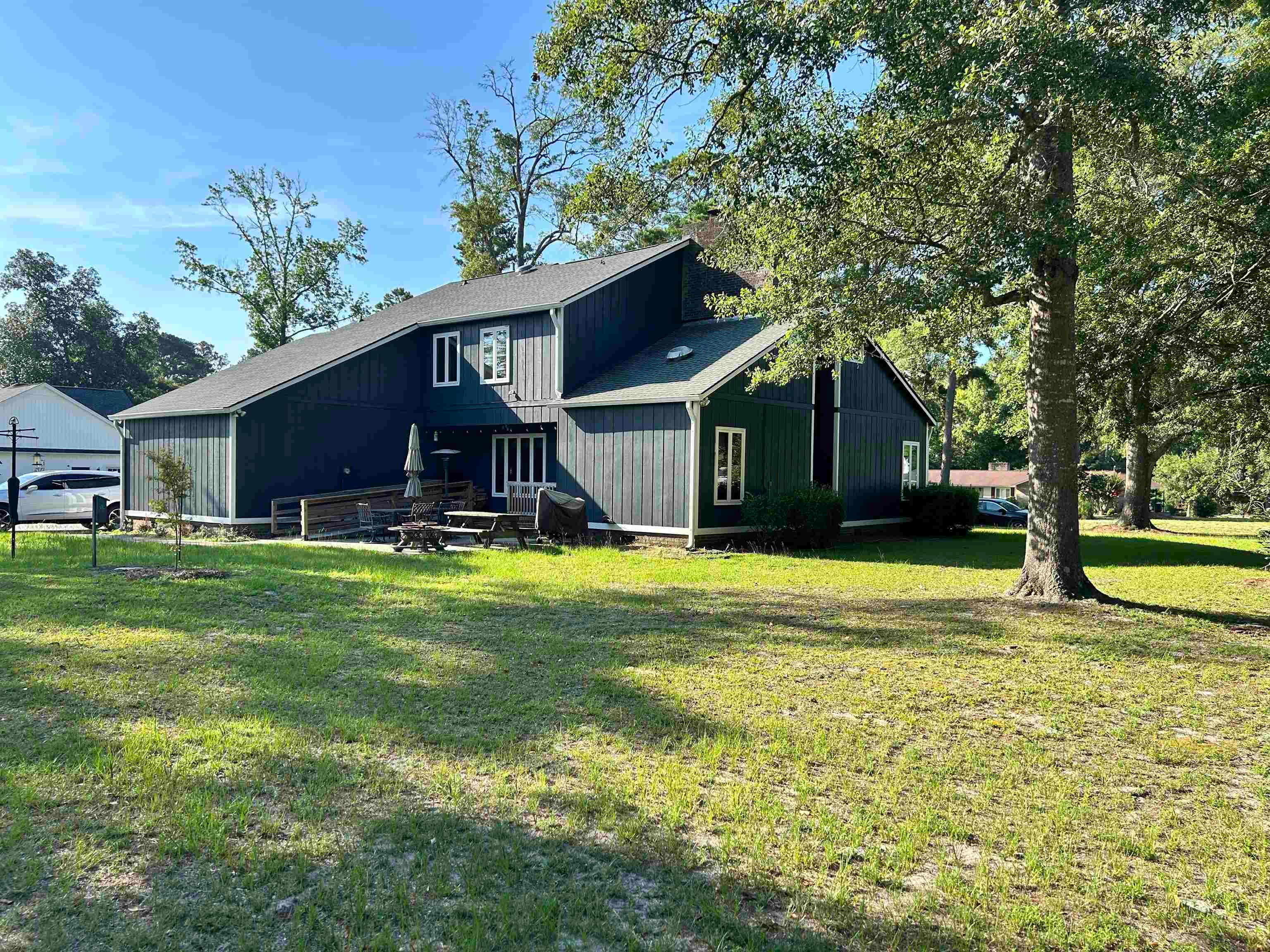 1105 Oak St.