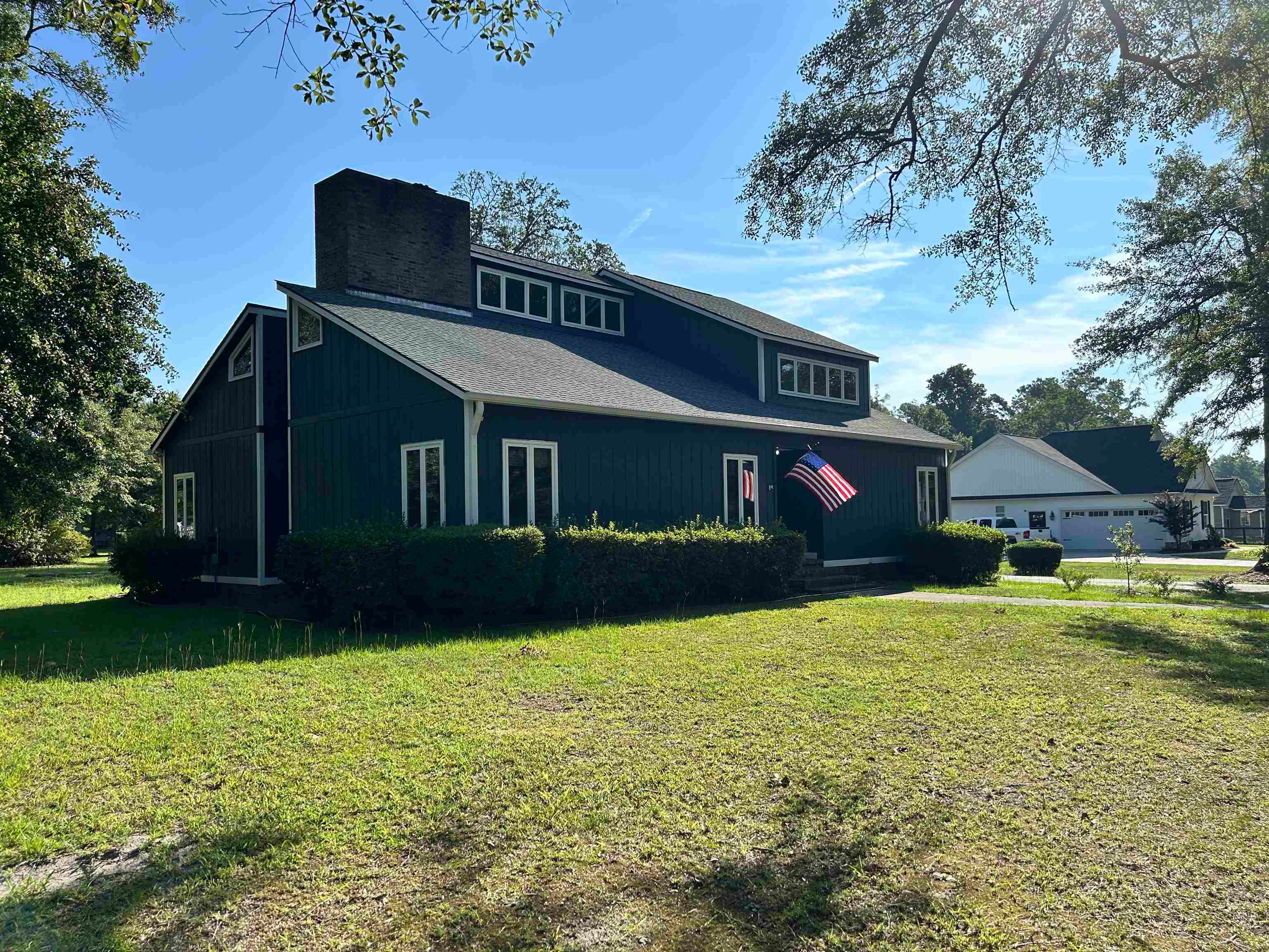 1105 Oak St.