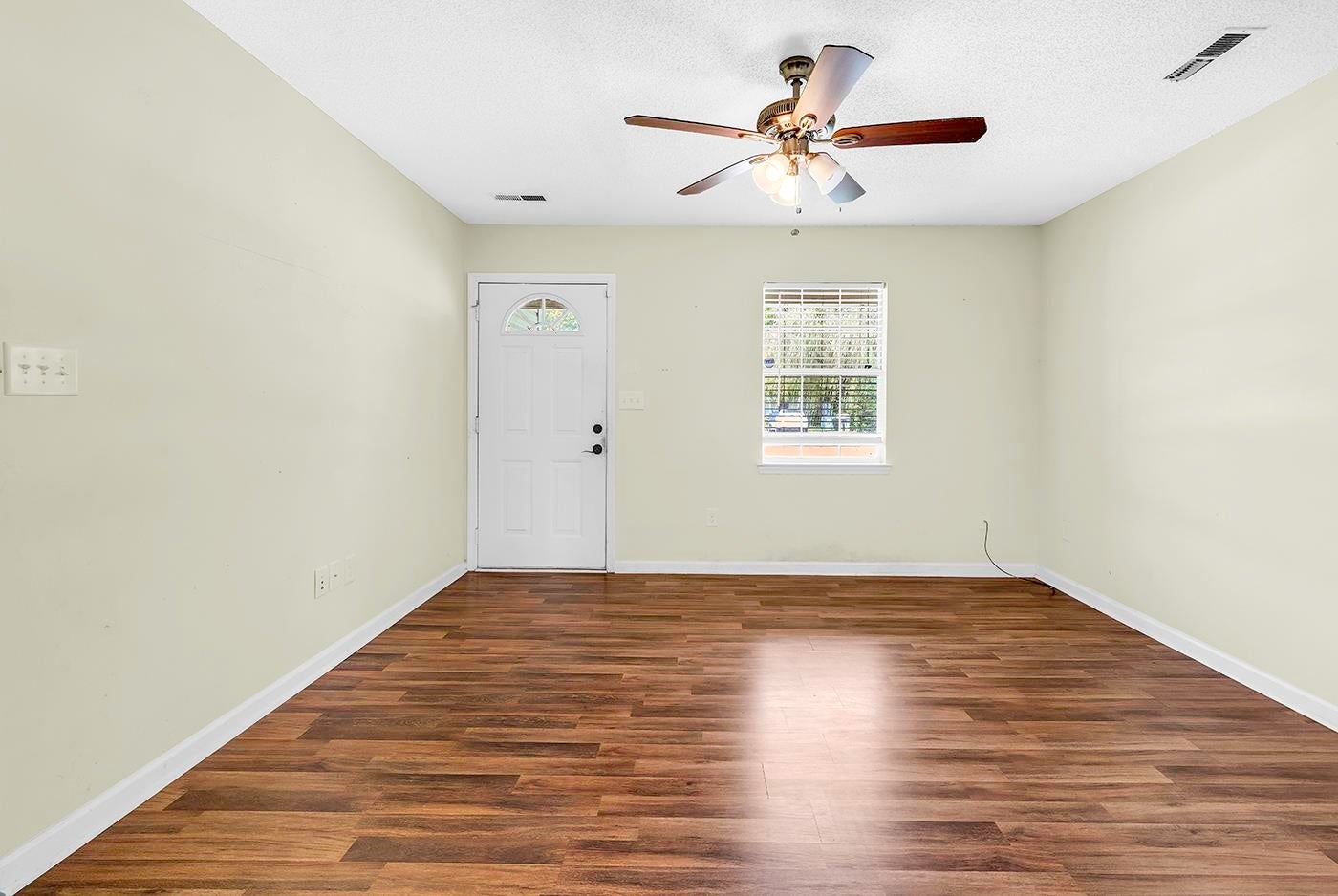 208 Coppersmith Ln.