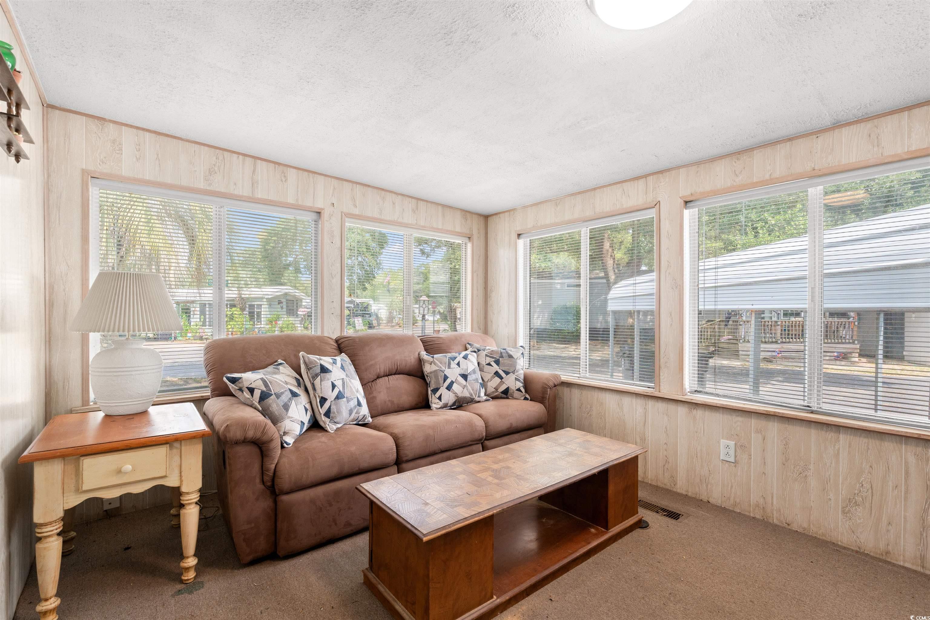 10 Acorn Ct.