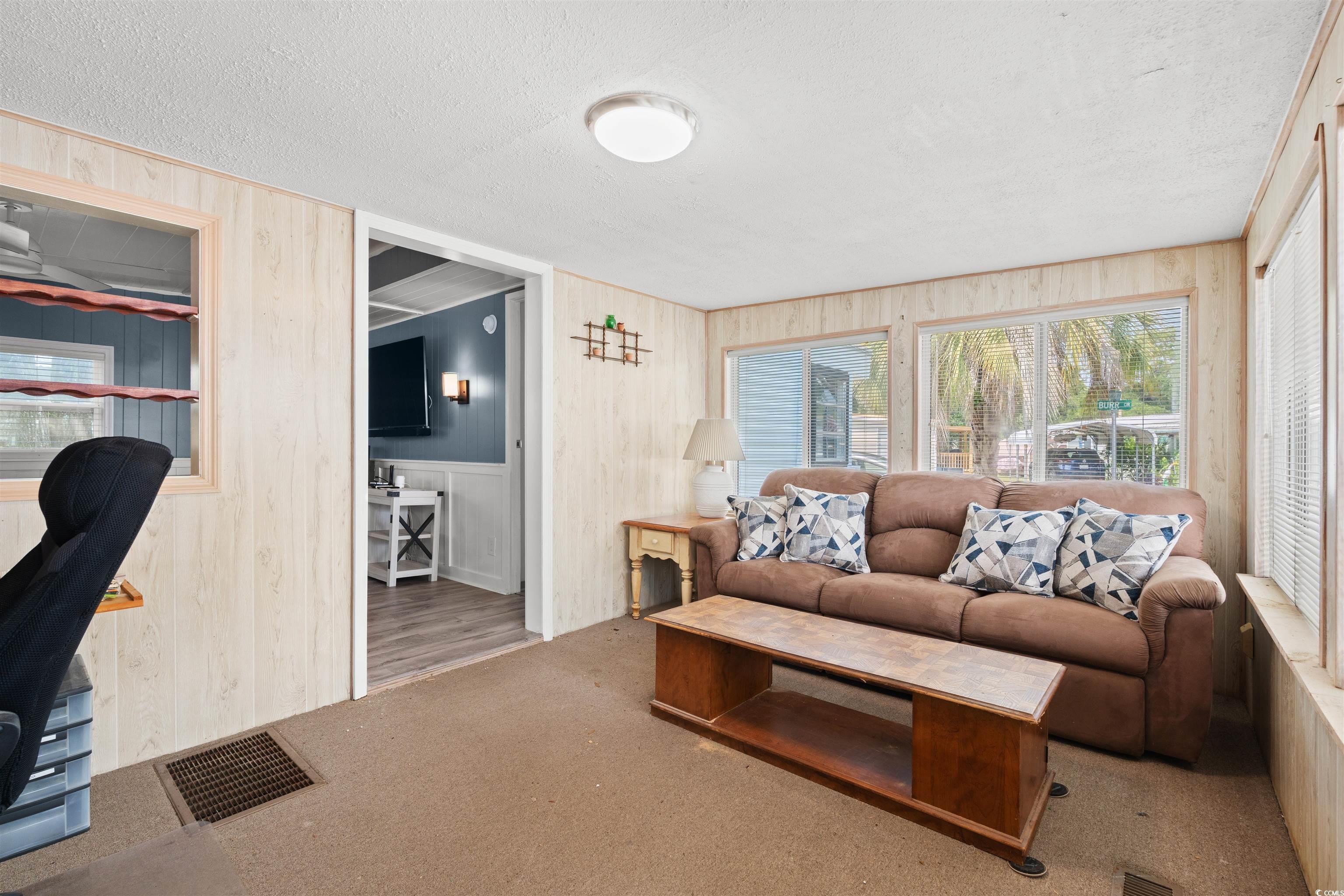 10 Acorn Ct.