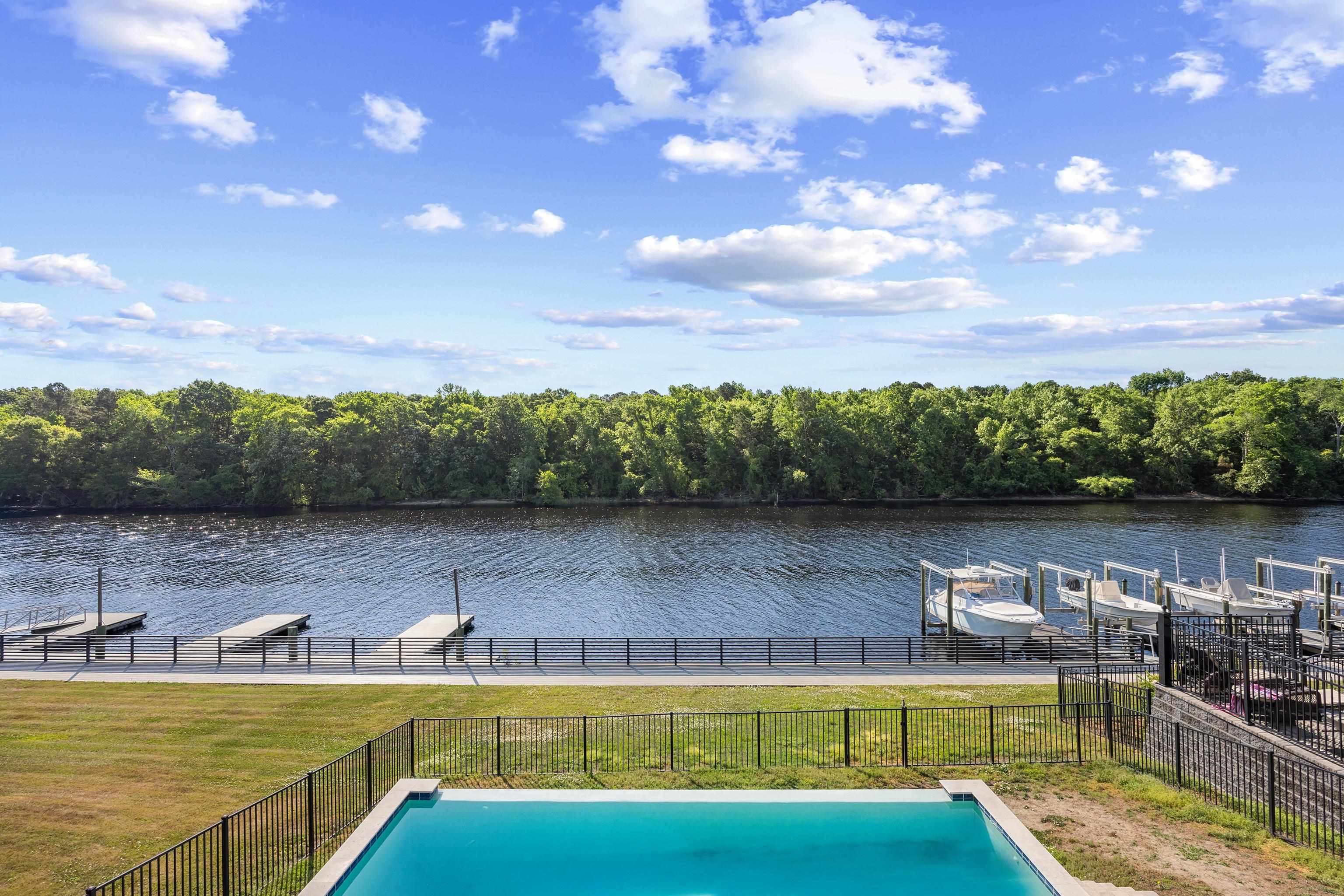 305 Harbour View Dr.
