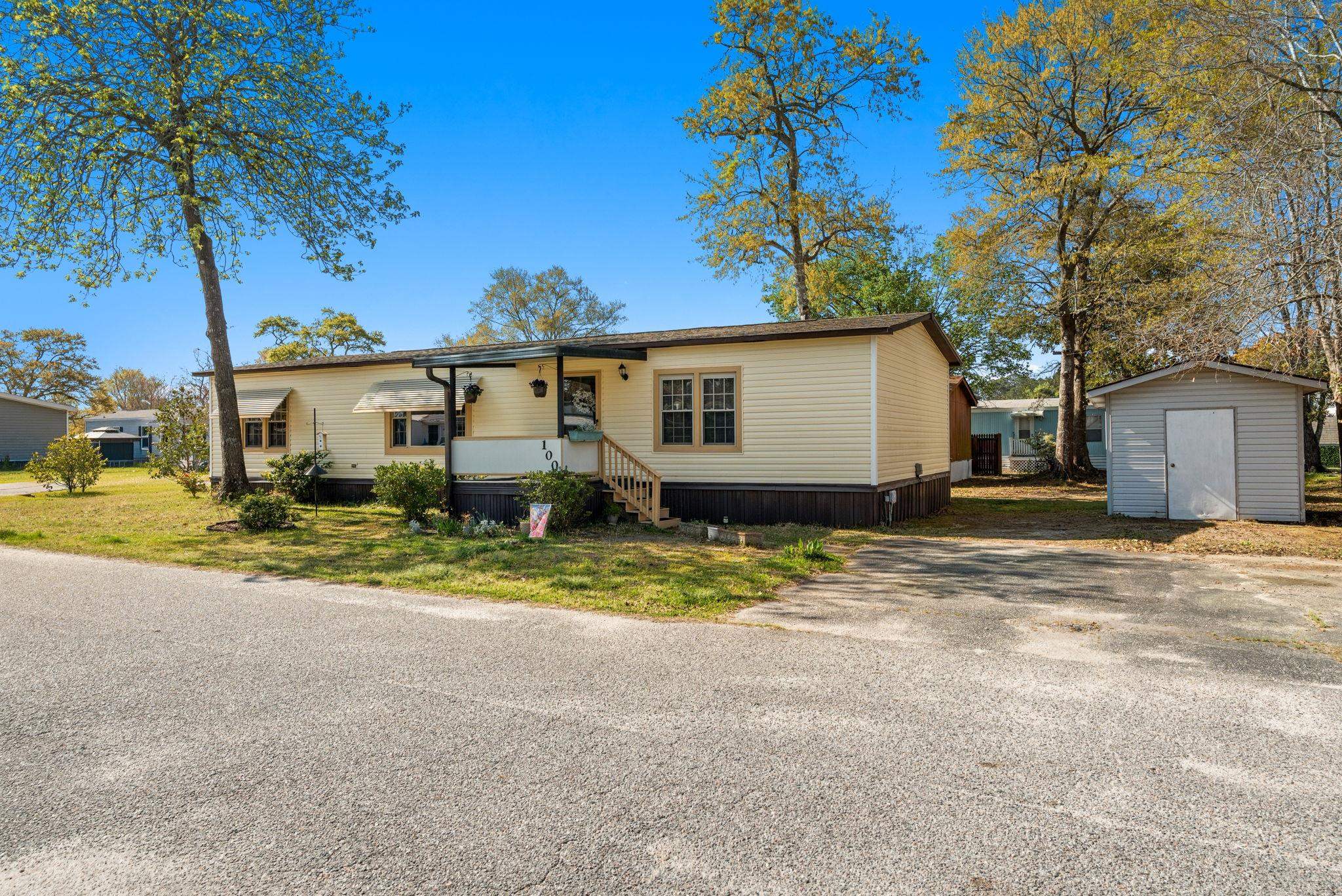 100 Crooked Island Circle