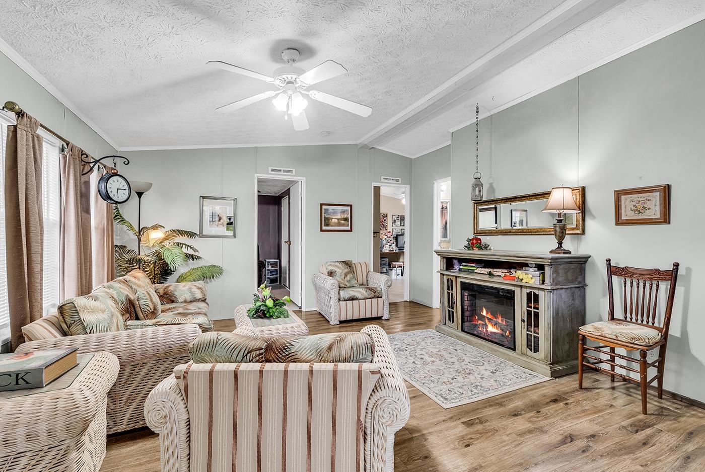 738 Oliver Dr.