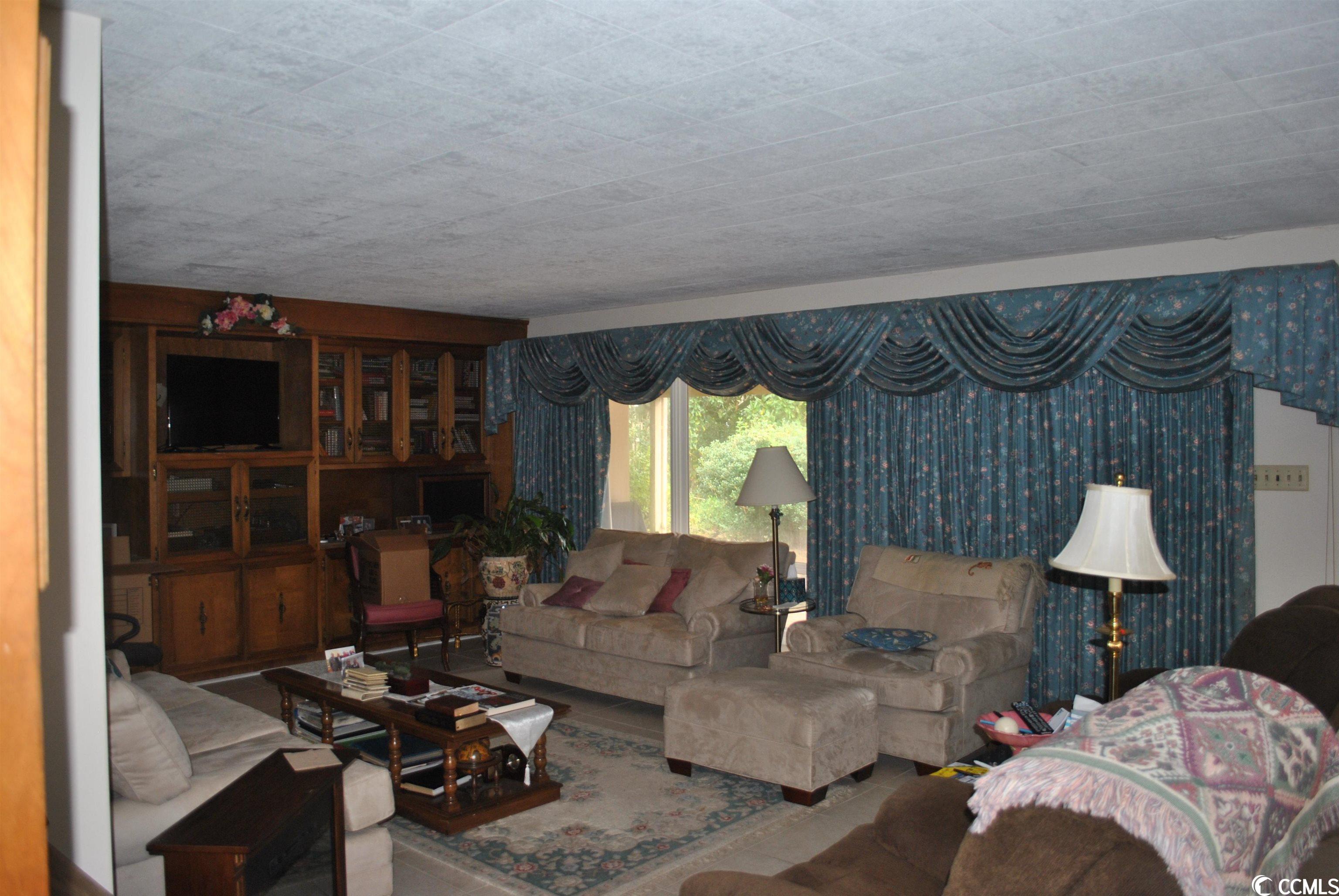 Photo 4 of 7 of 506 Calhoun Rd. house