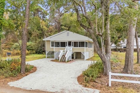 A home in Pawleys Island