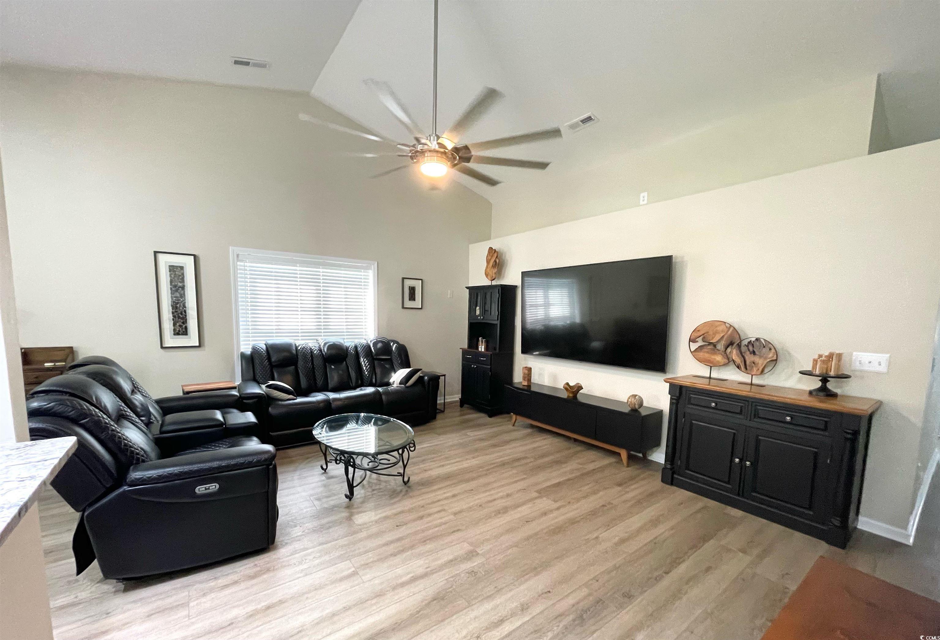 620 Bathurst Dr.